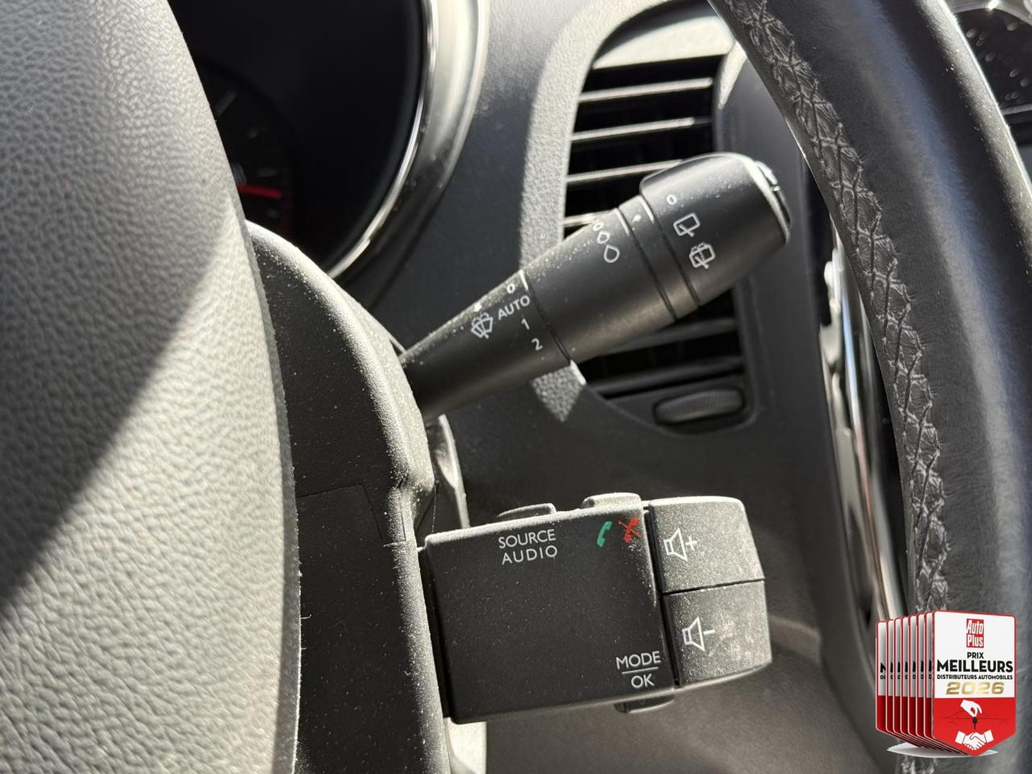 Renault CAPTUR 0.9 TCE 90 ENERGY INTENS 2016 (2016) - Photo 28