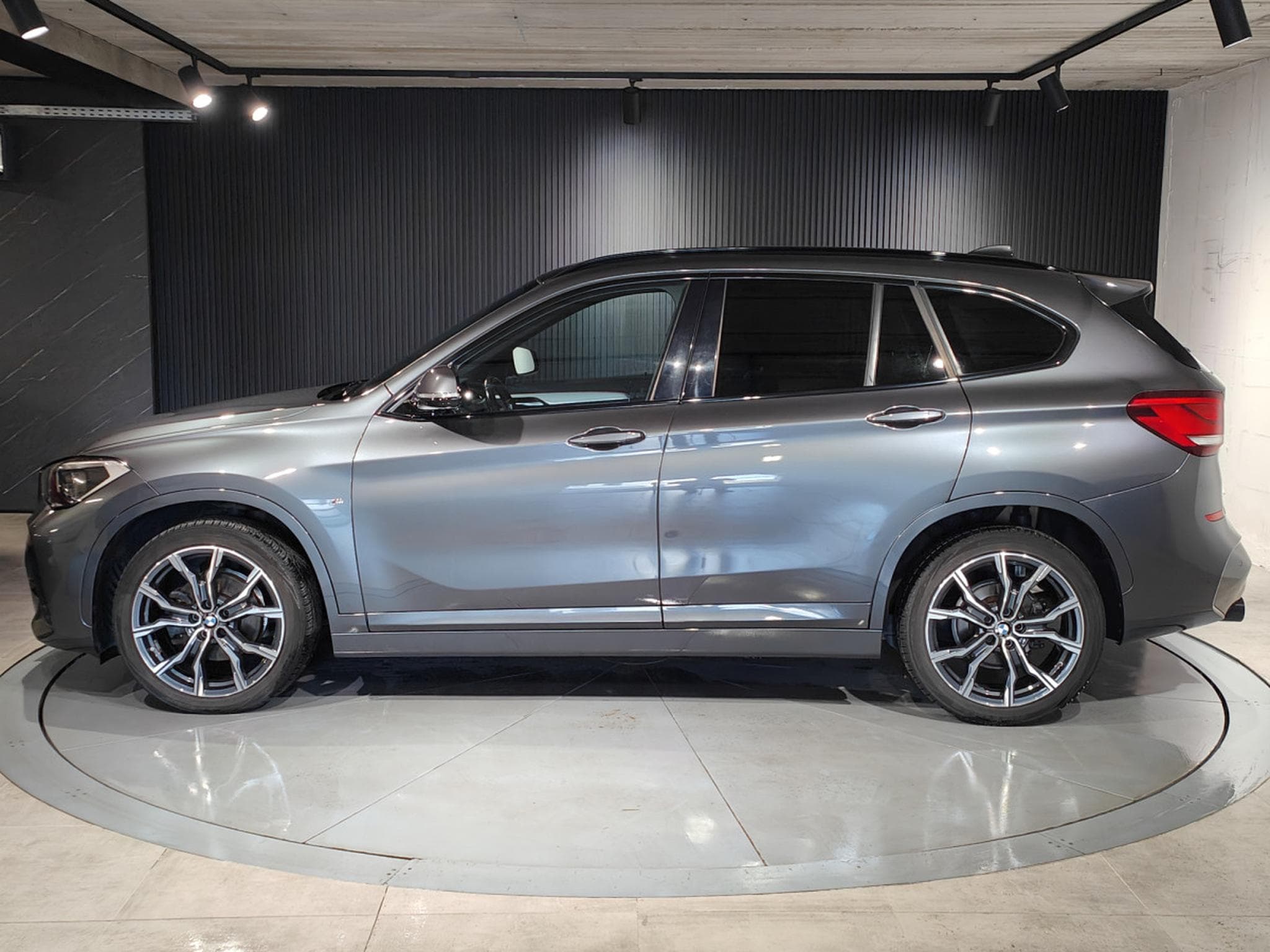 BMW X1 X1 SDRIVE18dA PACK M GPS BLUETOOTH CAMERA SIEGES CHAUFF (2022) - Foto 5