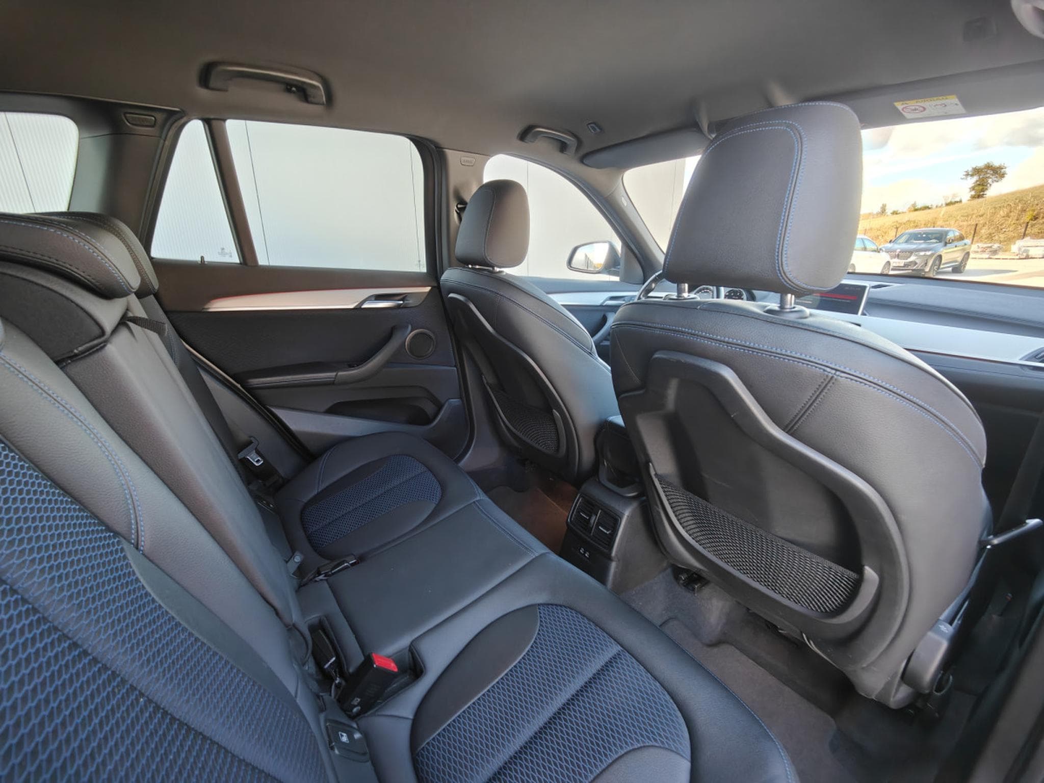 BMW X1 X1 SDRIVE18dA PACK M GPS BLUETOOTH CAMERA SIEGES CHAUFF (2022) - Foto 8