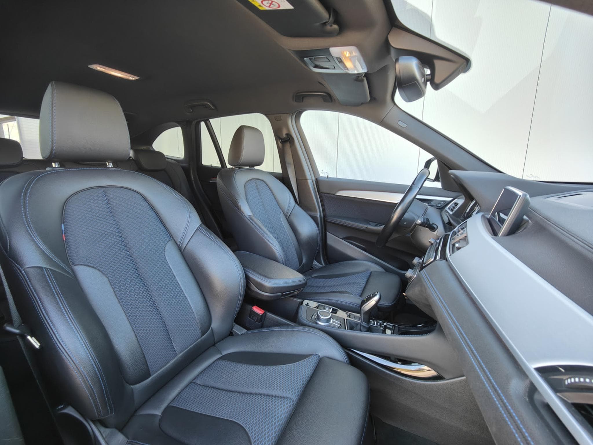 BMW X1 X1 SDRIVE18dA PACK M GPS BLUETOOTH CAMERA SIEGES CHAUFF (2022) - Foto 7