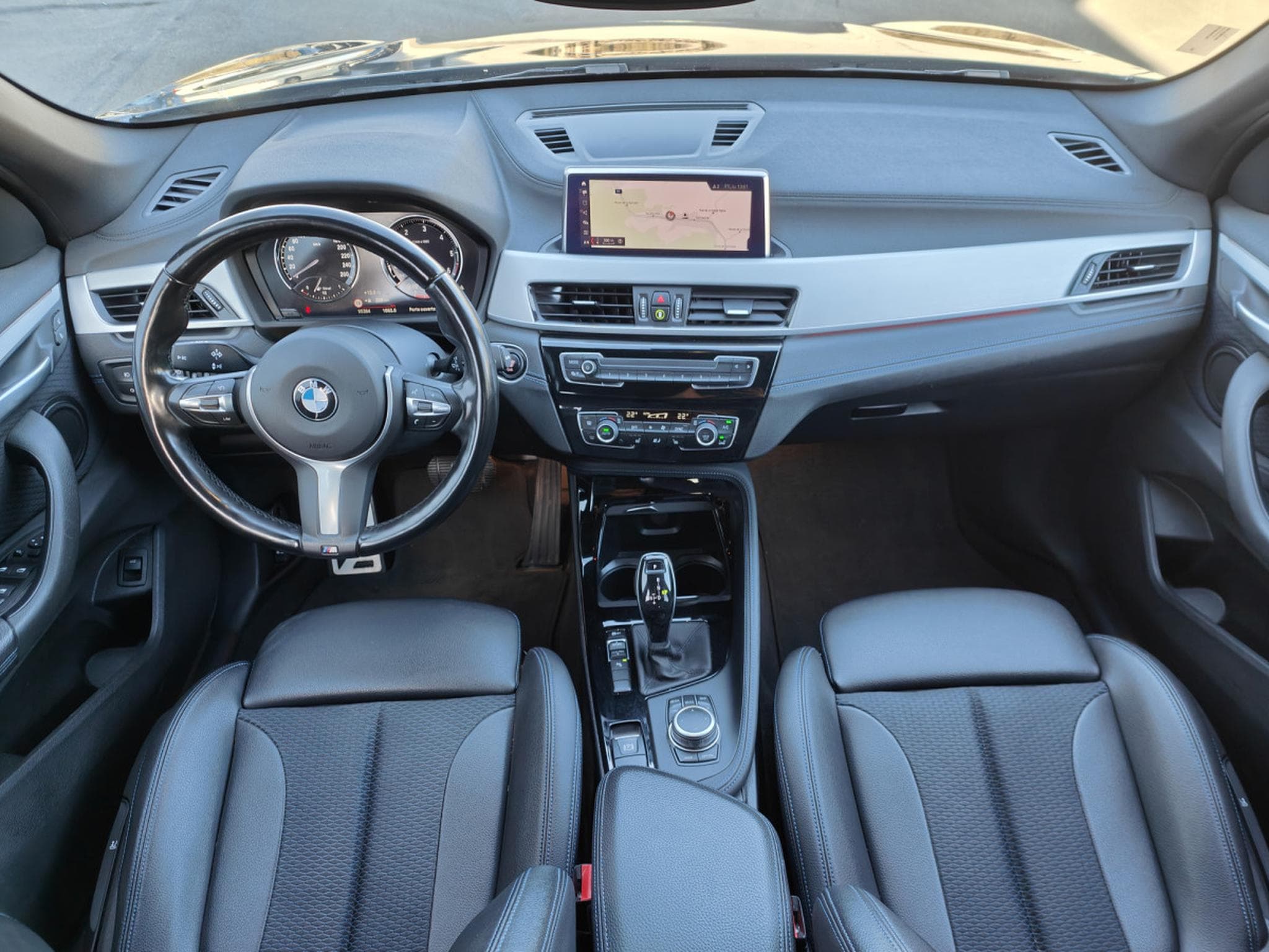 BMW X1 X1 SDRIVE18dA PACK M GPS BLUETOOTH CAMERA SIEGES CHAUFF (2022) - Foto 11