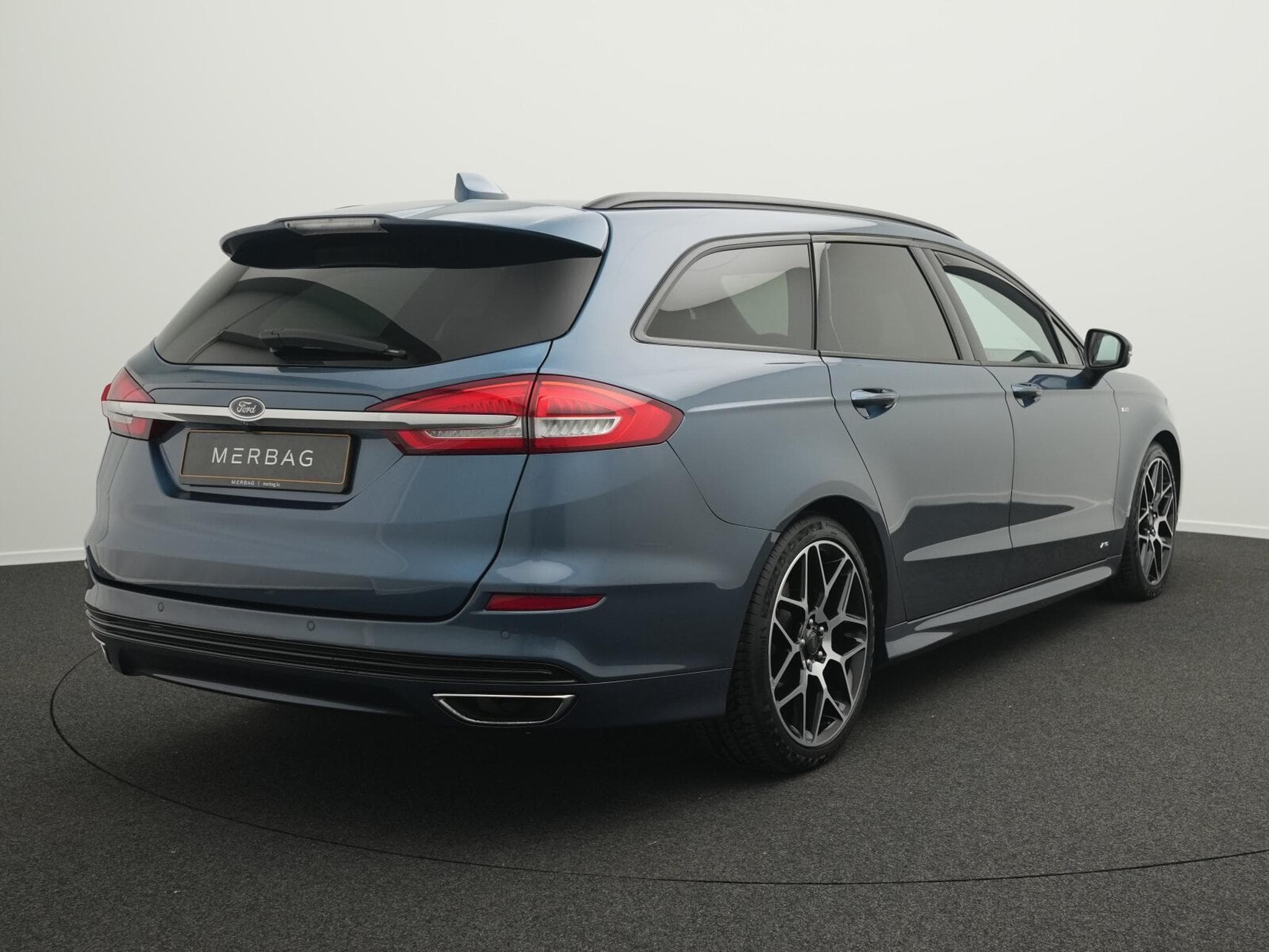Ford Mondeo Kombi 2.0 EcoBlue ST-Line AWD (2021) - Photo 3