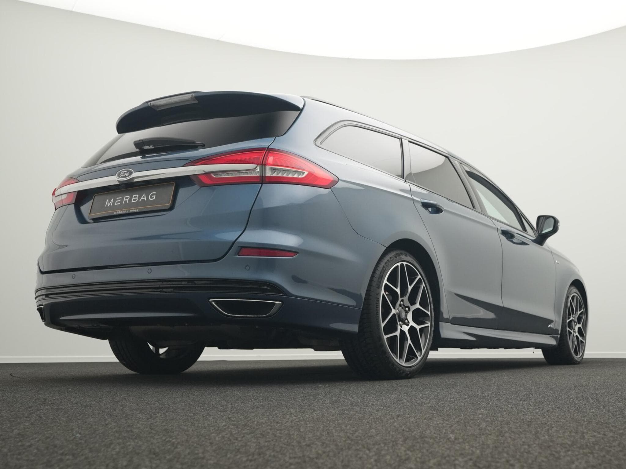 Ford Mondeo Kombi 2.0 EcoBlue ST-Line AWD (2021) - Photo 11