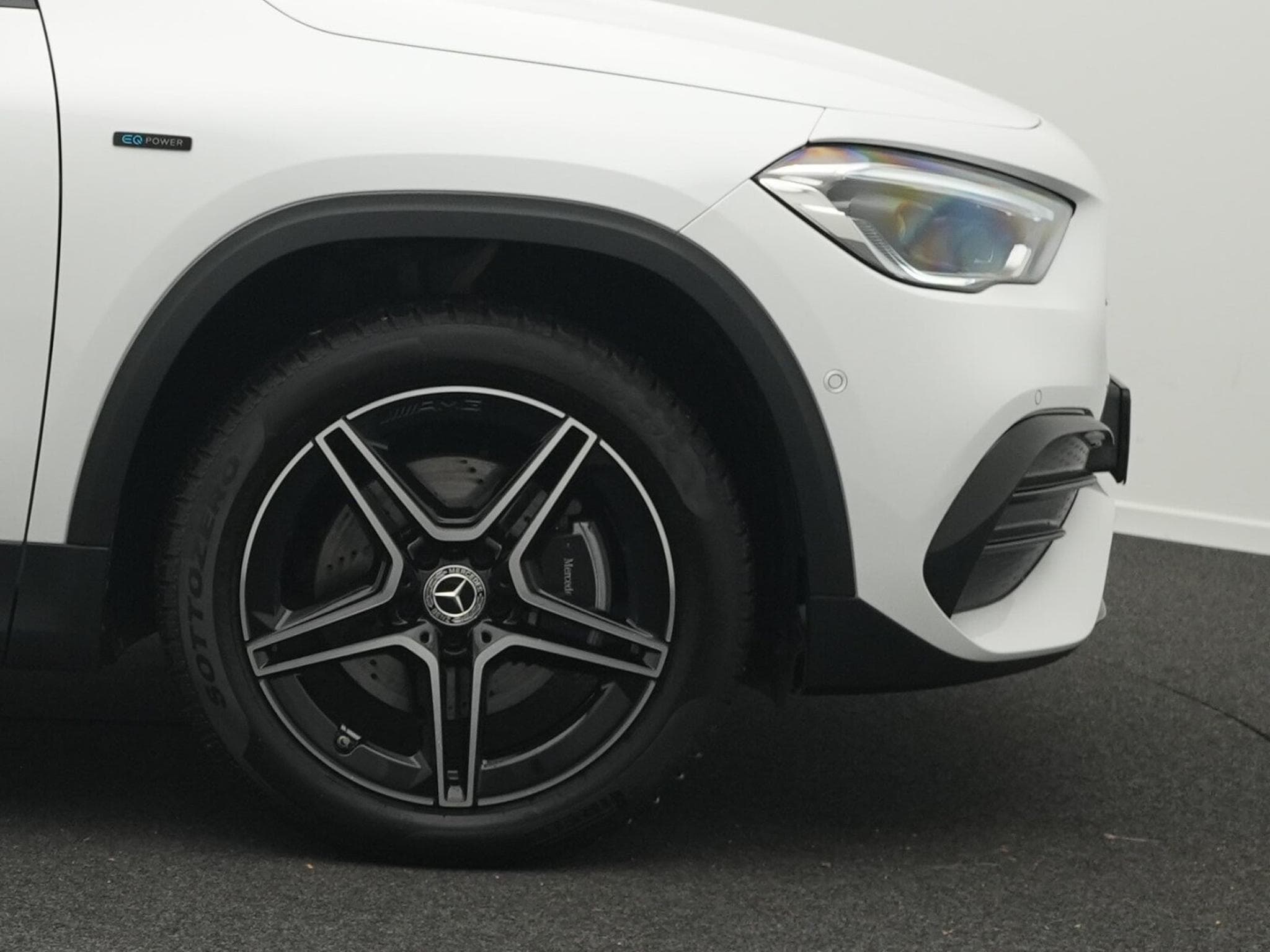 Mercedes GLA 250 e AMG-Line Multi+Pano+Night+EasyPack (2020) - Photo 8