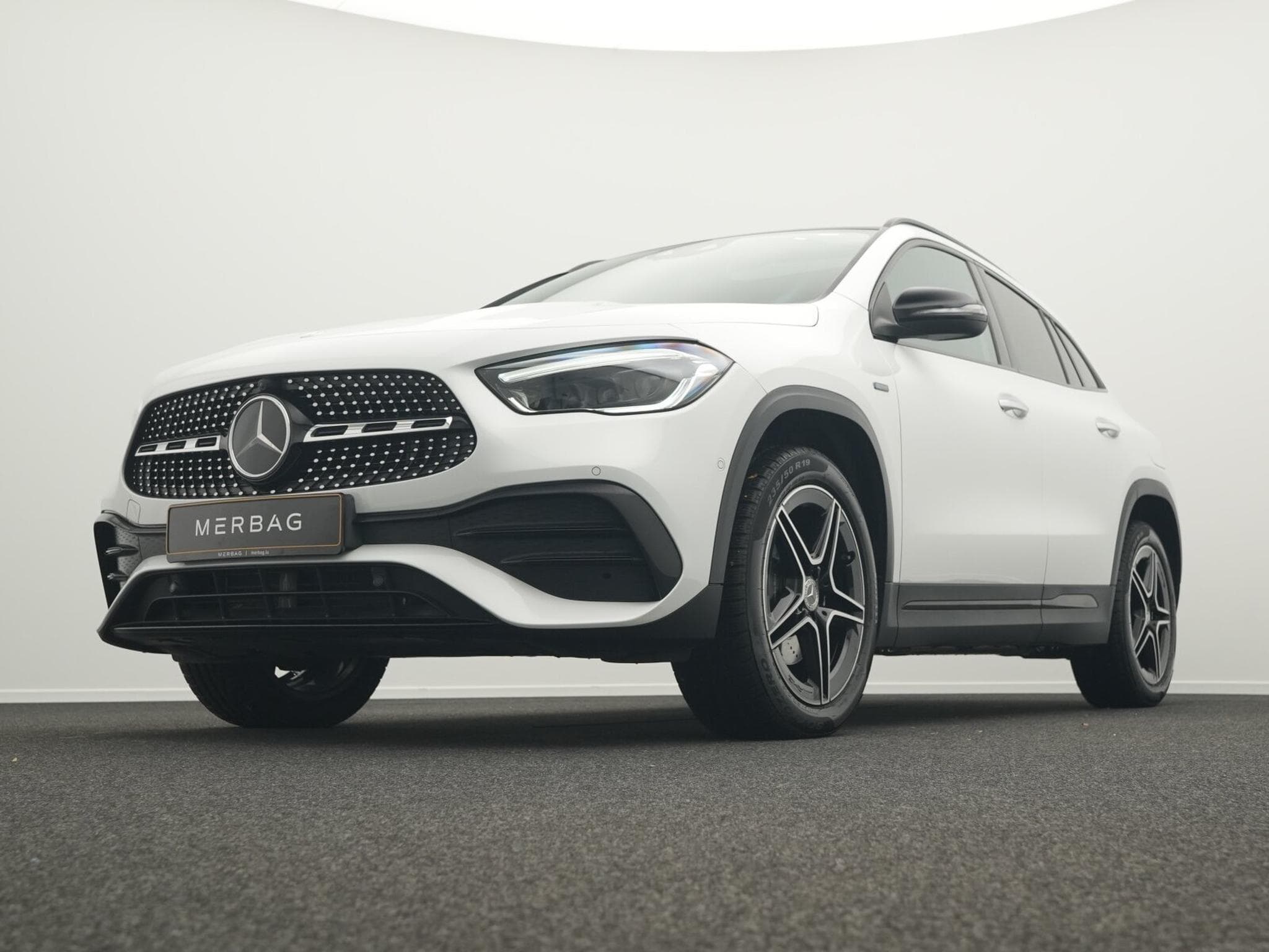 Mercedes GLA 250 e AMG-Line Multi+Pano+Night+EasyPack (2020) - Photo 10