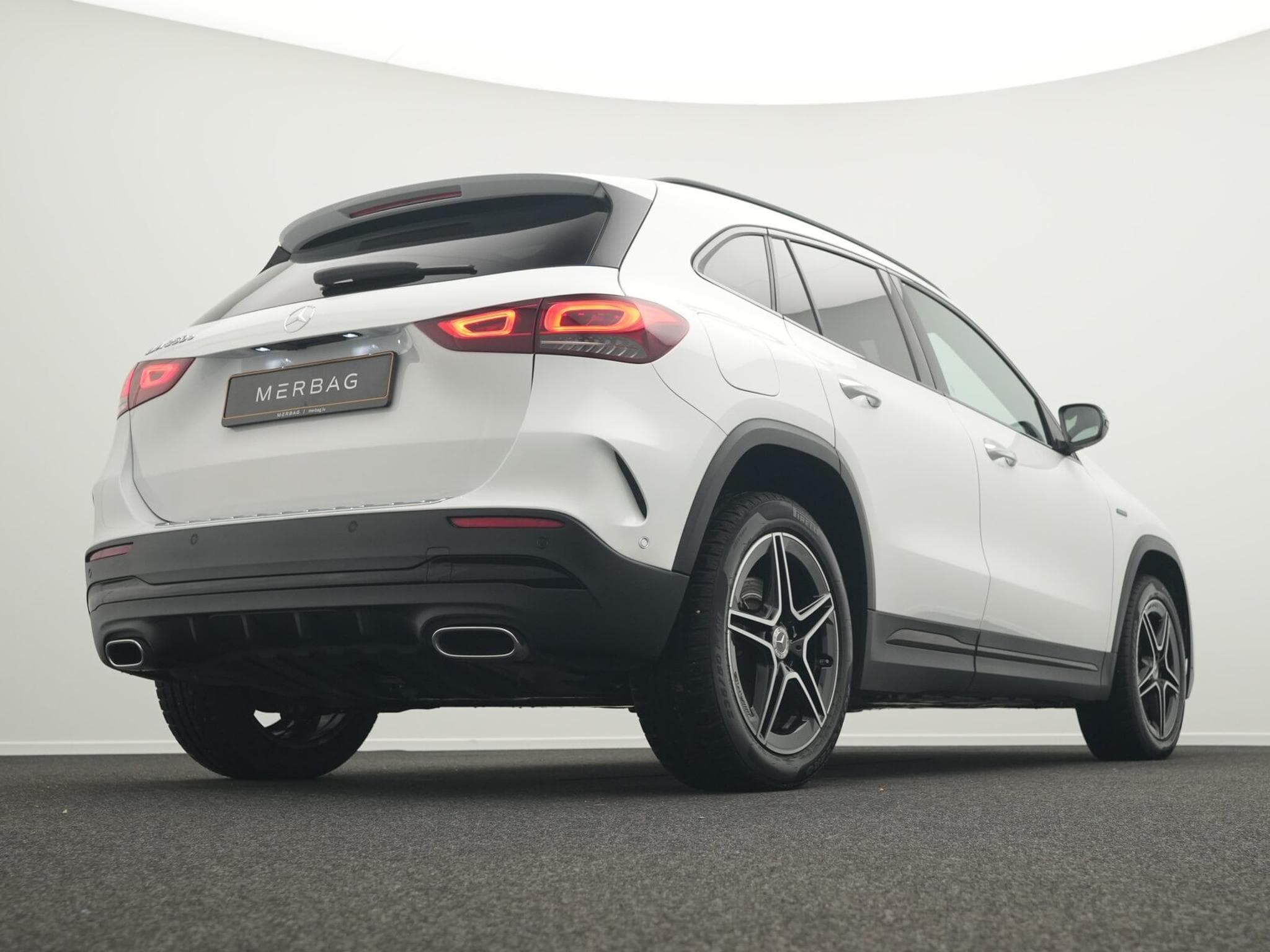 Mercedes GLA 250 e AMG-Line Multi+Pano+Night+EasyPack (2020) - Photo 11