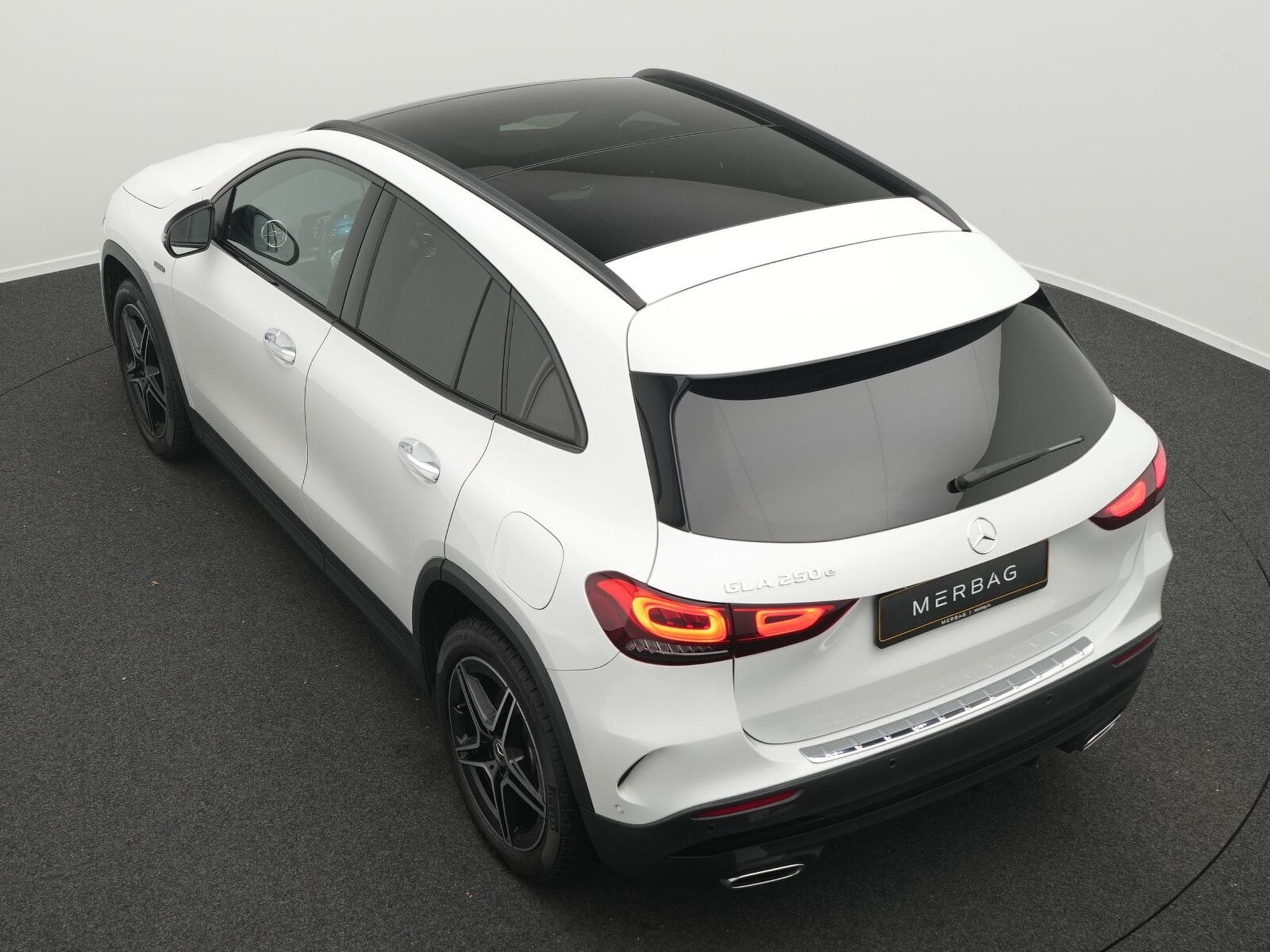 Mercedes GLA 250 e AMG-Line Multi+Pano+Night+EasyPack (2020) - Photo 13