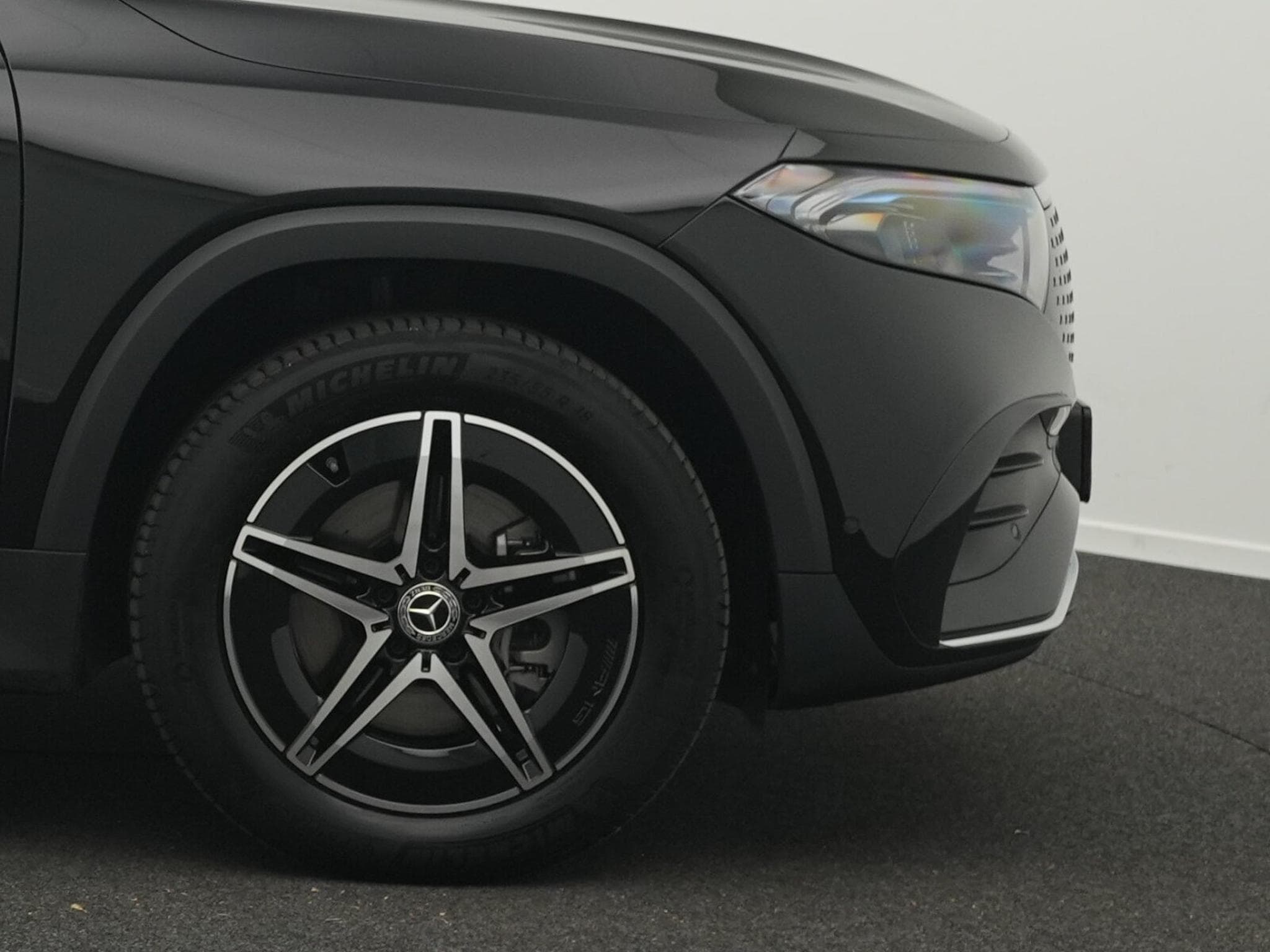 Mercedes EQB + AMG-Line LED+Pano+360°+Memo+Burm (2026) - Photo 8