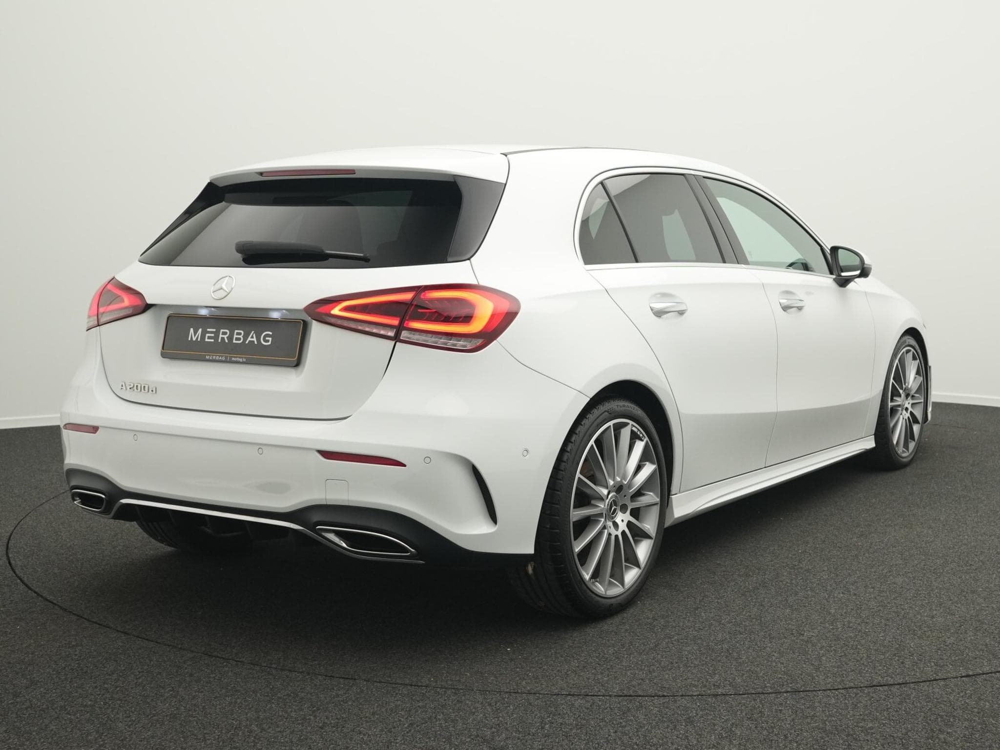 Mercedes A 200 d AMG-Line LED+Pano+Kamera+19" (2022) - Photo 3
