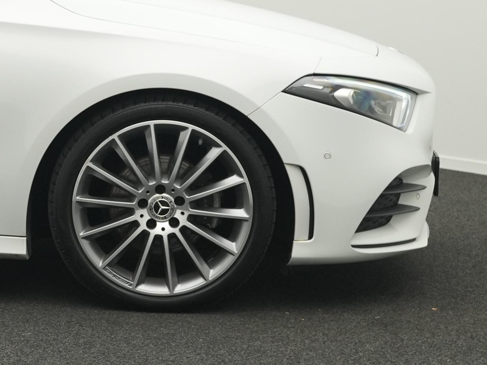 Mercedes A 200 d AMG-Line LED+Pano+Kamera+19" (2022) - Photo 8