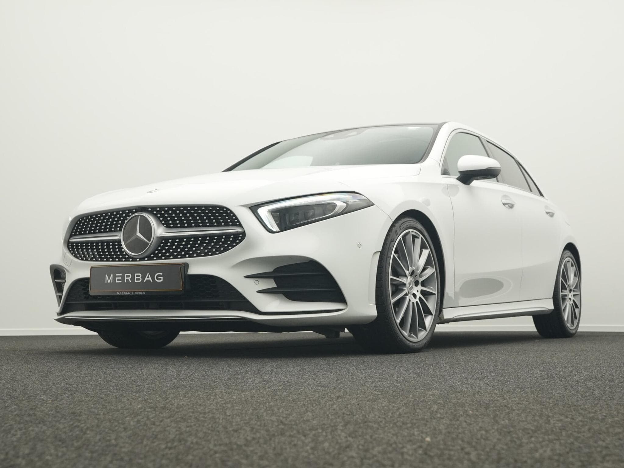 Mercedes A 200 d AMG-Line LED+Pano+Kamera+19" (2022) - Photo 10