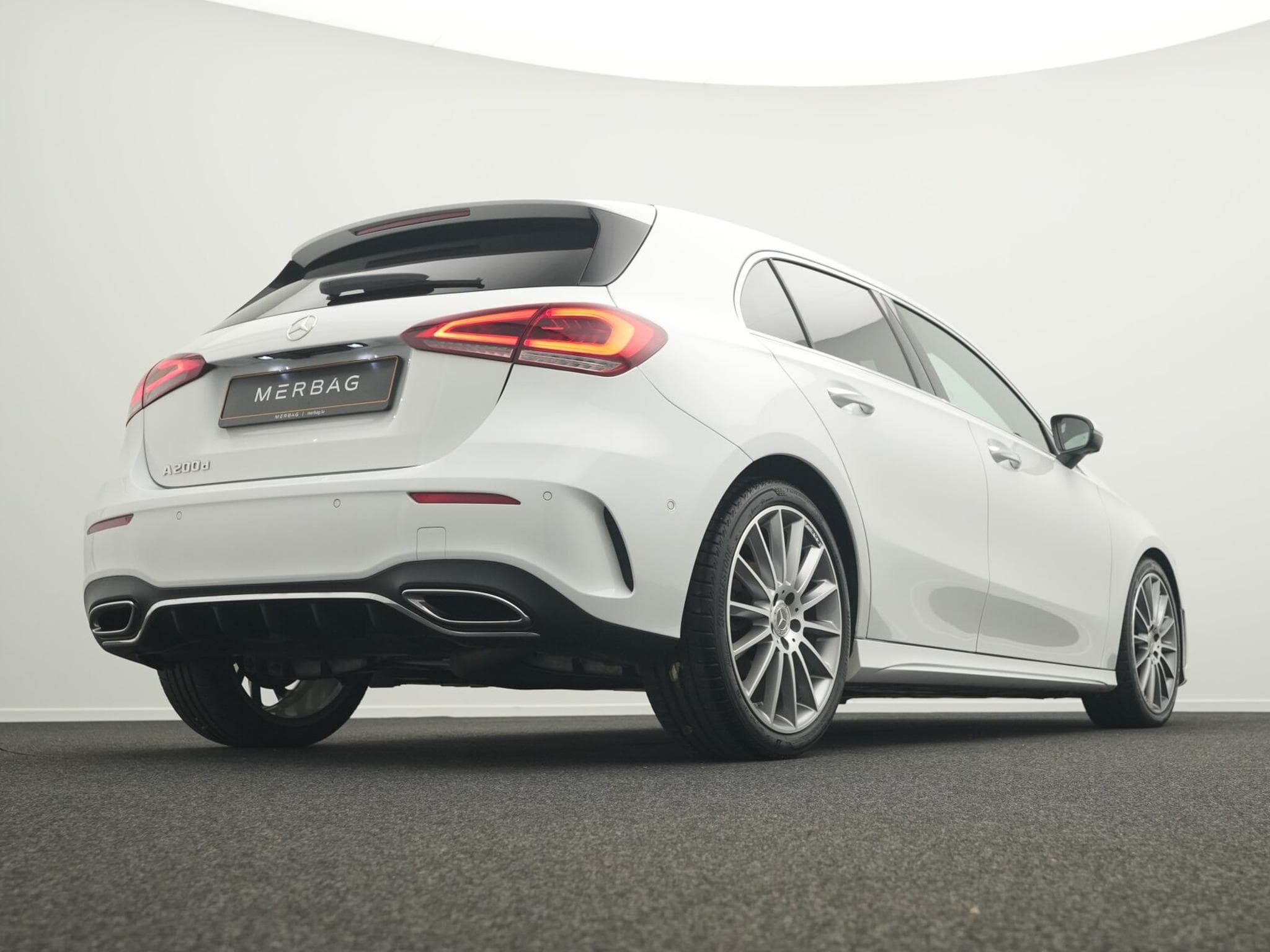 Mercedes A 200 d AMG-Line LED+Pano+Kamera+19" (2022) - Photo 11