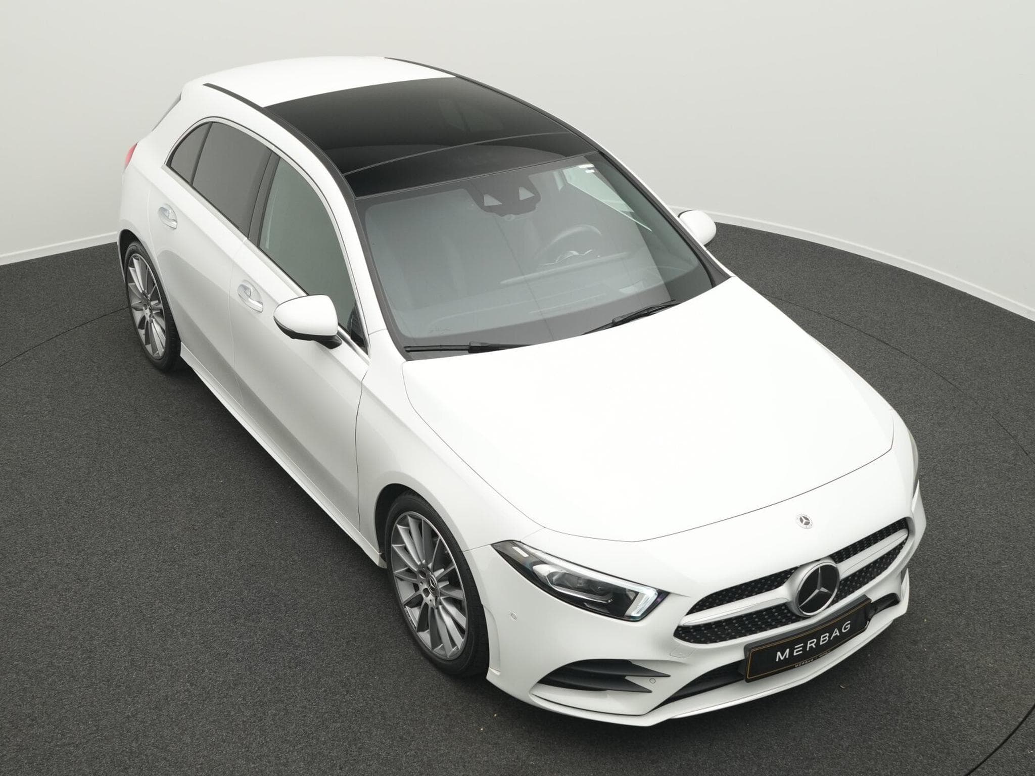 Mercedes A 200 d AMG-Line LED+Pano+Kamera+19" (2022) - Photo 12