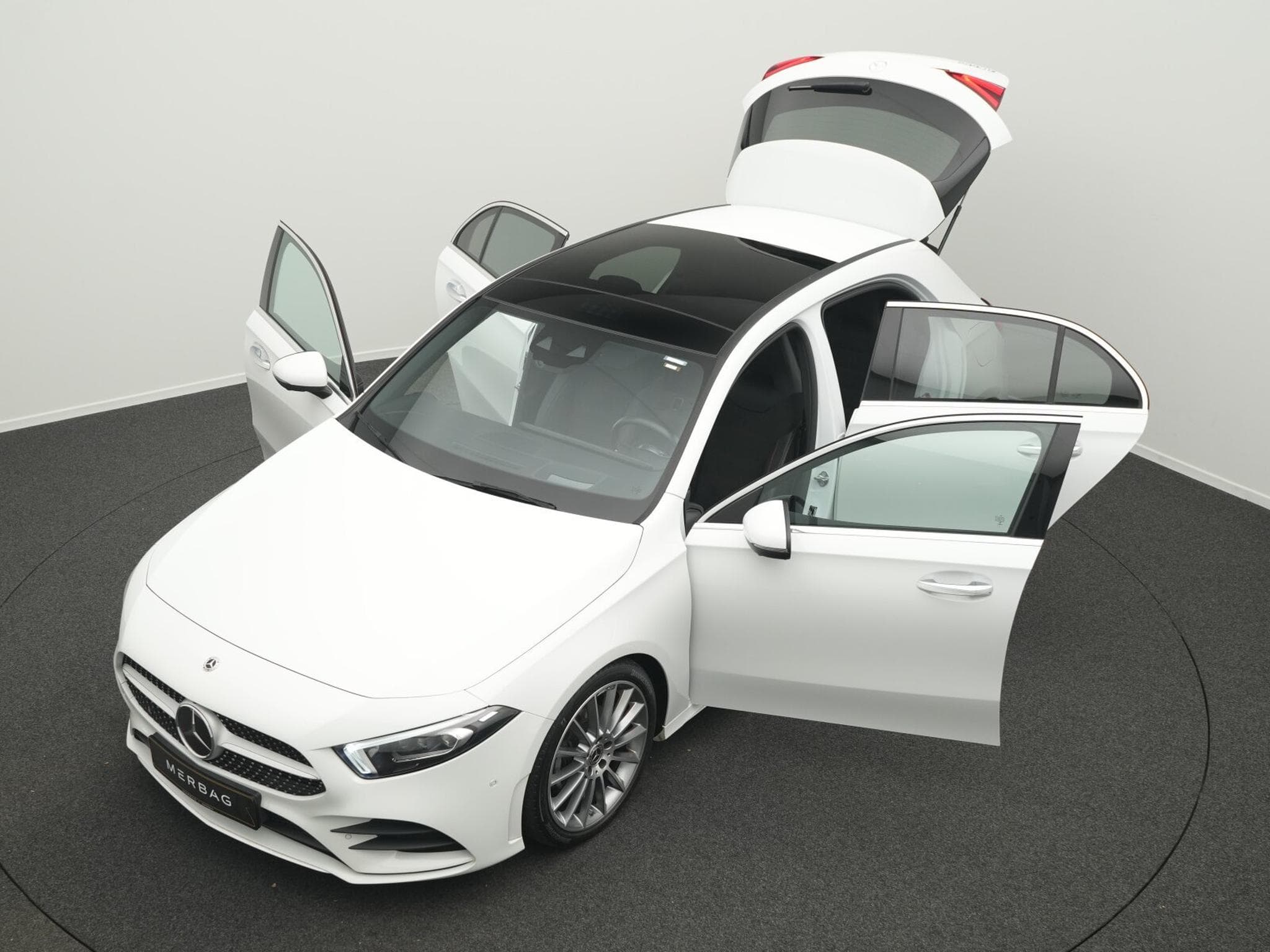 Mercedes A 200 d AMG-Line LED+Pano+Kamera+19" (2022) - Photo 14