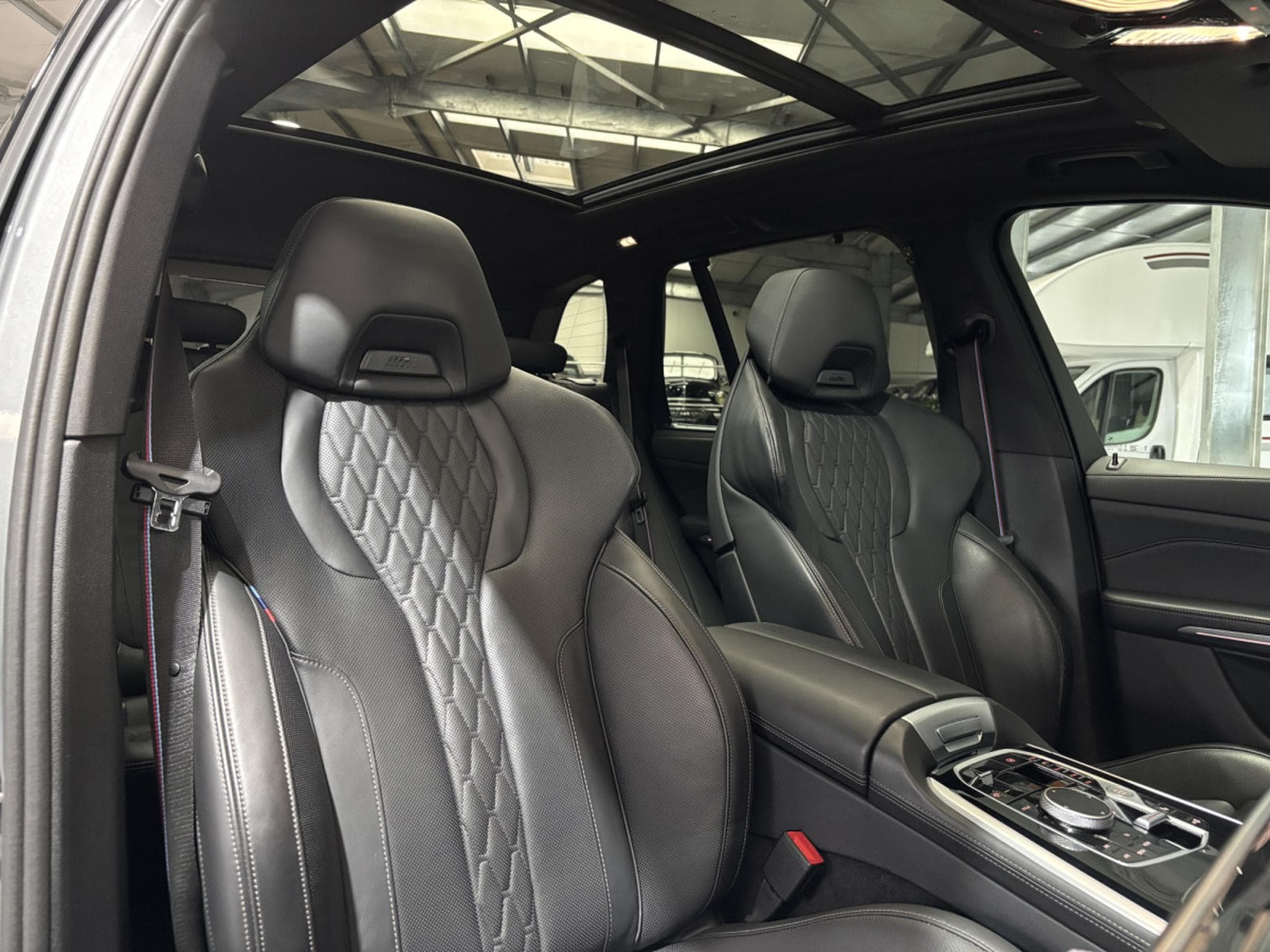 BMW X5 30d xDrive M Sport (2024) - Photo 12