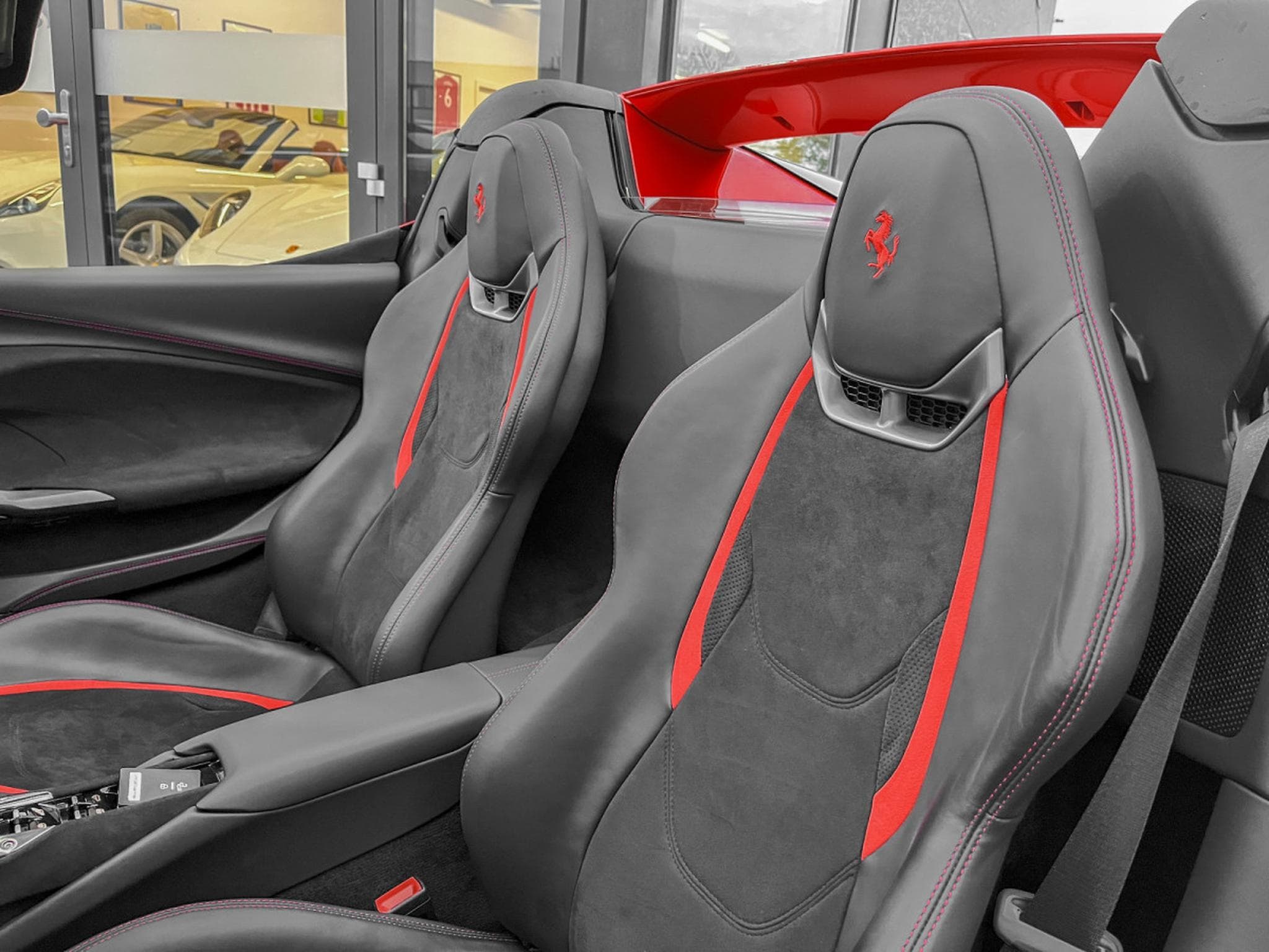 Ferrari 296 GTS 296 GTS/ Rosso Magma Extracampionario /Garantie Ferrari (2025) - Photo 13