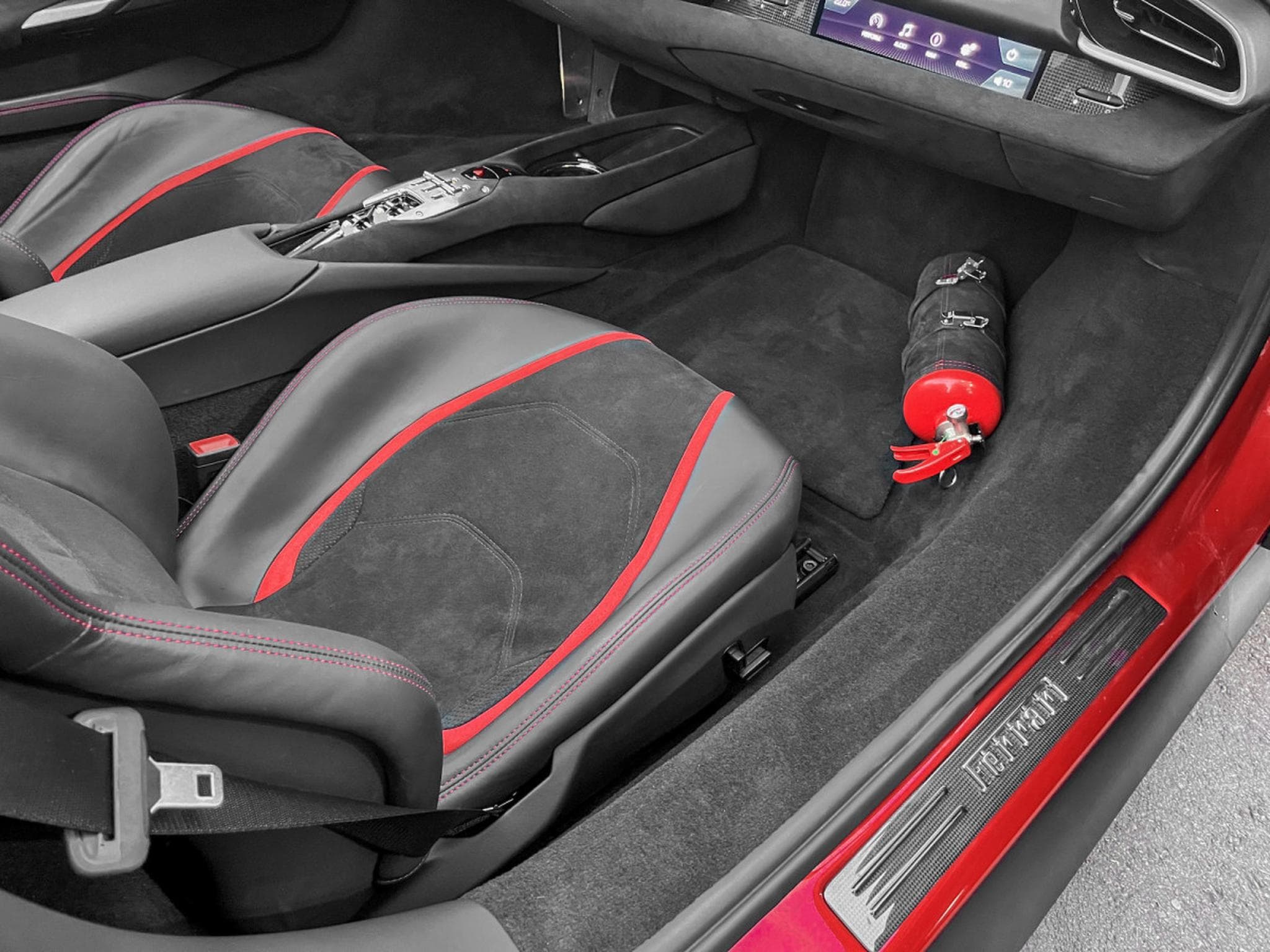 Ferrari 296 GTS 296 GTS/ Rosso Magma Extracampionario /Garantie Ferrari (2025) - Photo 18