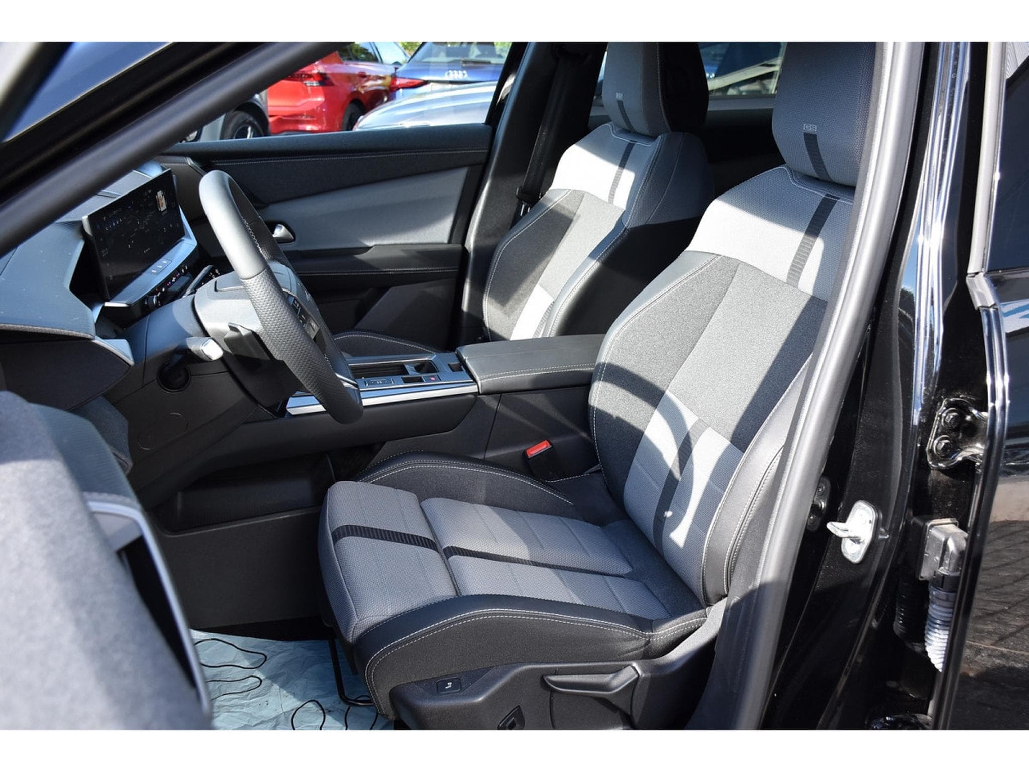 Opel Grandland 1.2 Hybrid 145 e-DCT6 GS ACC FOCAL SG CHFF LANE CAM 1° MAIN (2025) - Foto 6