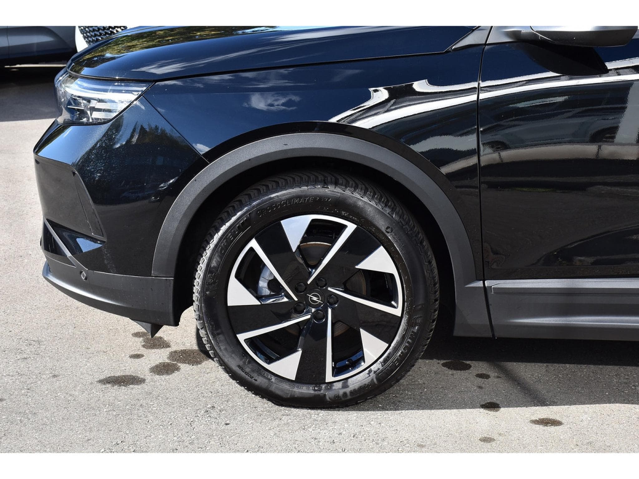 Opel Grandland 1.2 Hybrid 145 e-DCT6 GS ACC FOCAL SG CHFF LANE CAM 1° MAIN (2025) - Foto 5