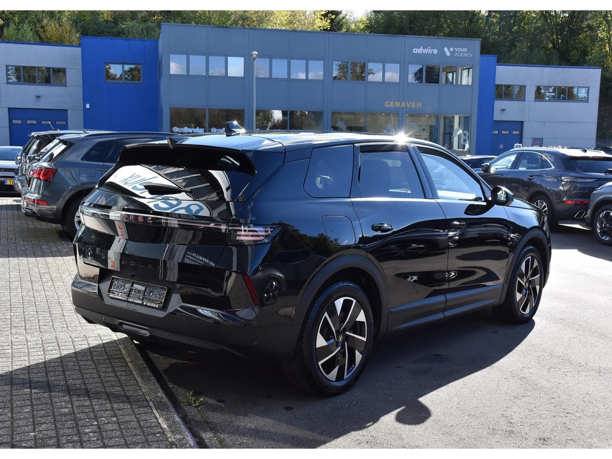 Opel Grandland 1.2 Hybrid 145 e-DCT6 GS ACC FOCAL SG CHFF LANE CAM 1° MAIN (2025) - Foto 4