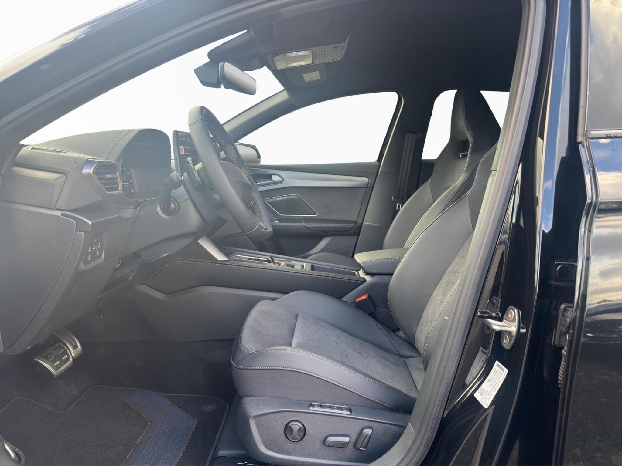 Cupra Leon mHEV, Matrix, Dynamica Seats, Sennheiser, NAVI, Apple Carpla (2026) - Photo 6