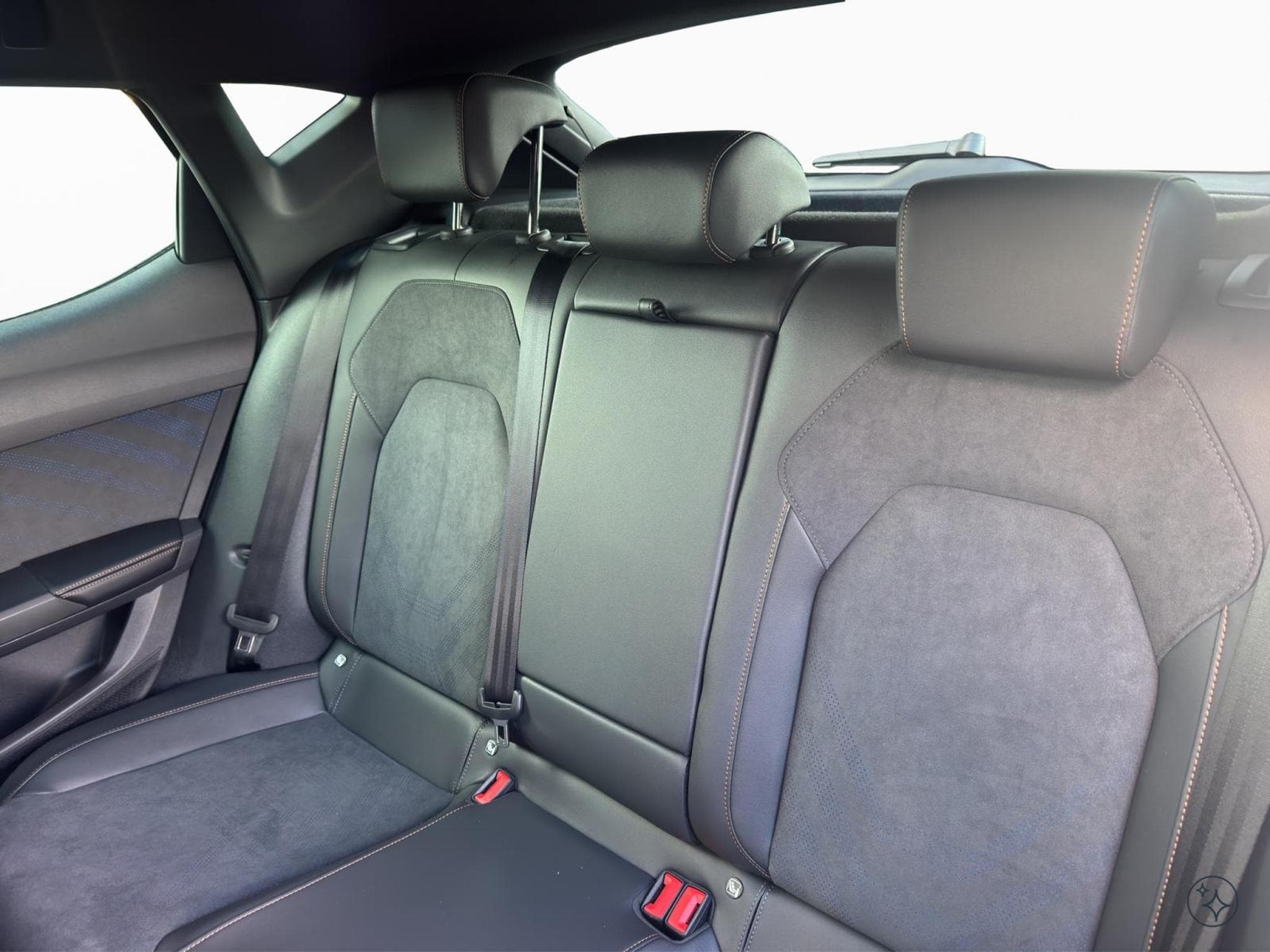 Cupra Leon mHEV, Matrix, Dynamica Seats, Sennheiser, NAVI, Apple Carpla (2026) - Photo 13
