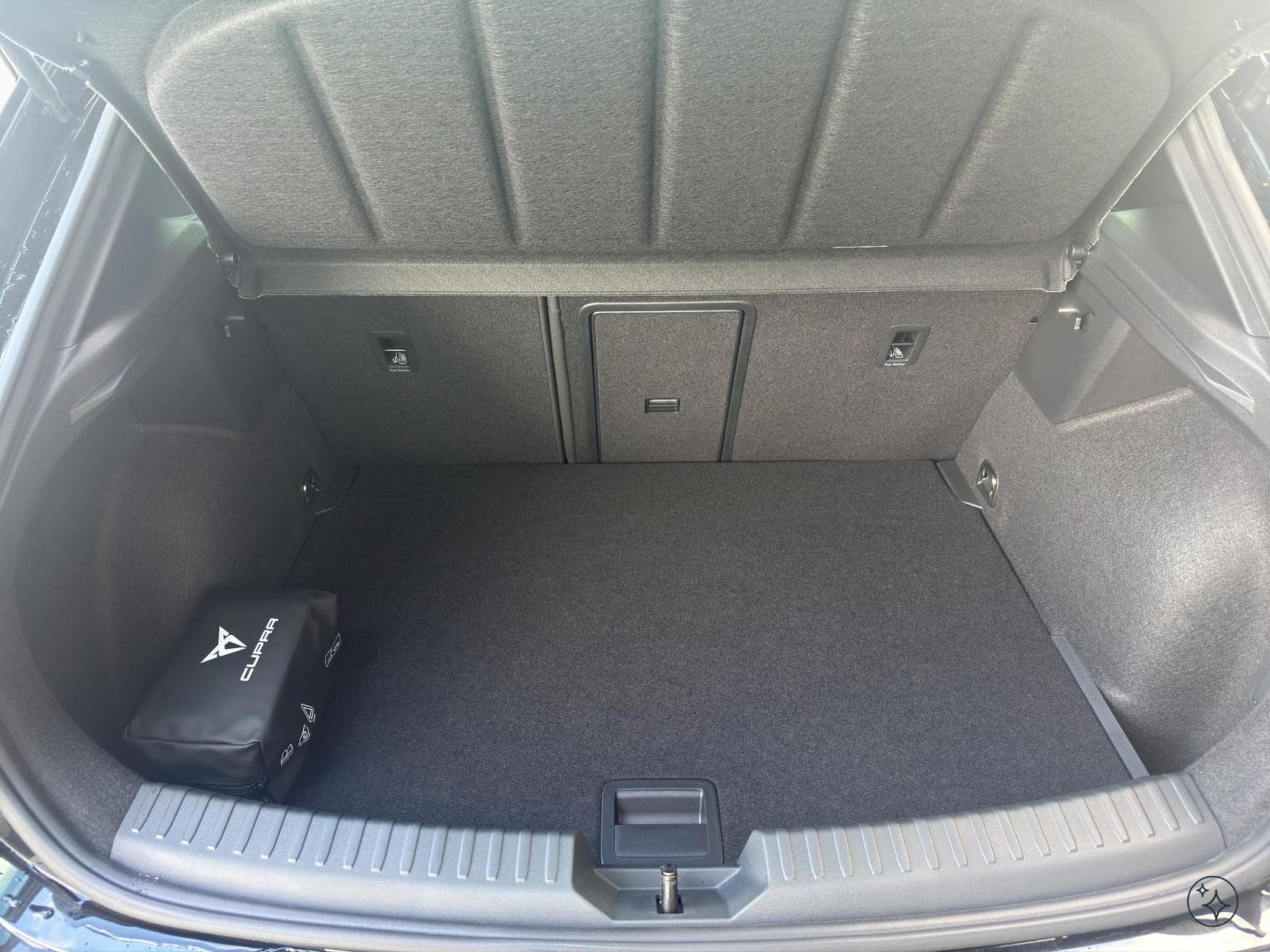 Cupra Leon mHEV, Matrix, Dynamica Seats, Sennheiser, NAVI, Apple Carpla (2026) - Photo 31