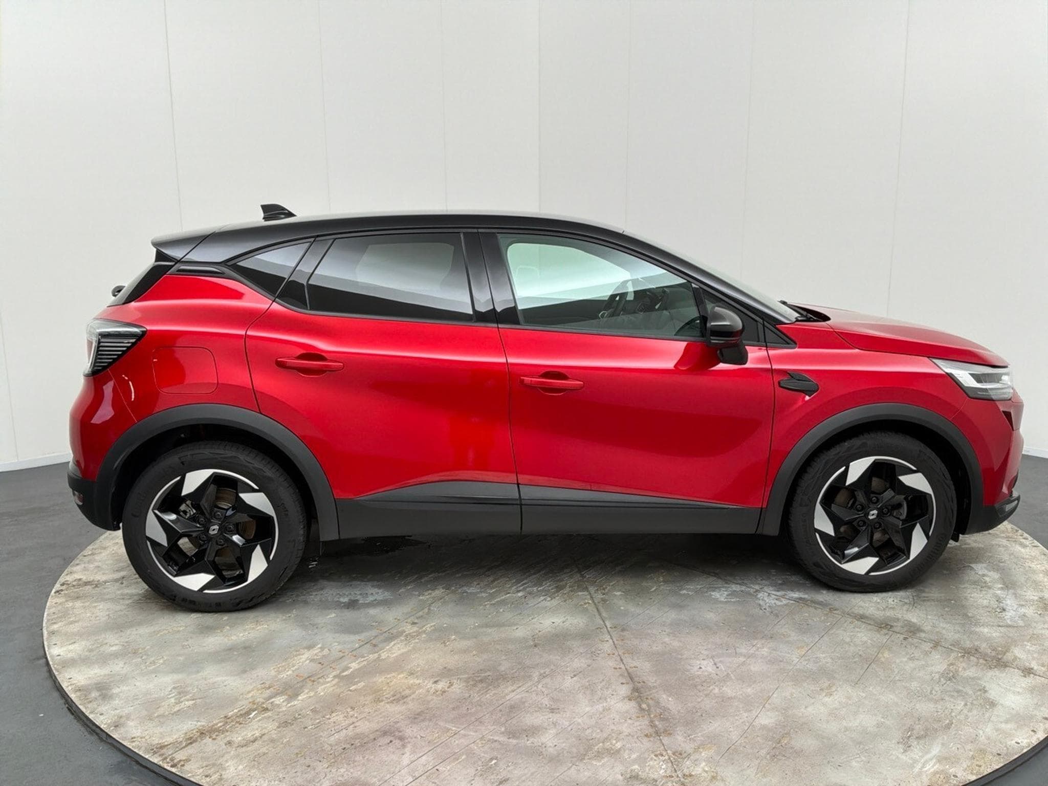 Renault Captur 1.3 TCE 140 Techno (2024) - Photo 2