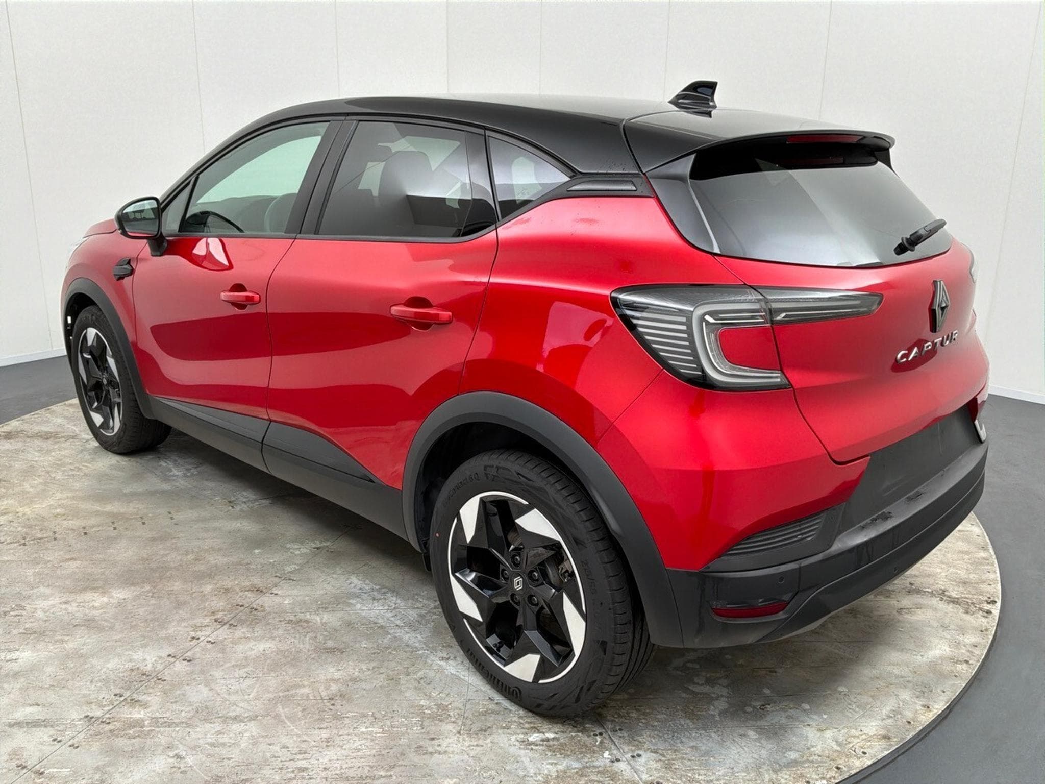 Renault Captur 1.3 TCE 140 Techno (2024) - Photo 5