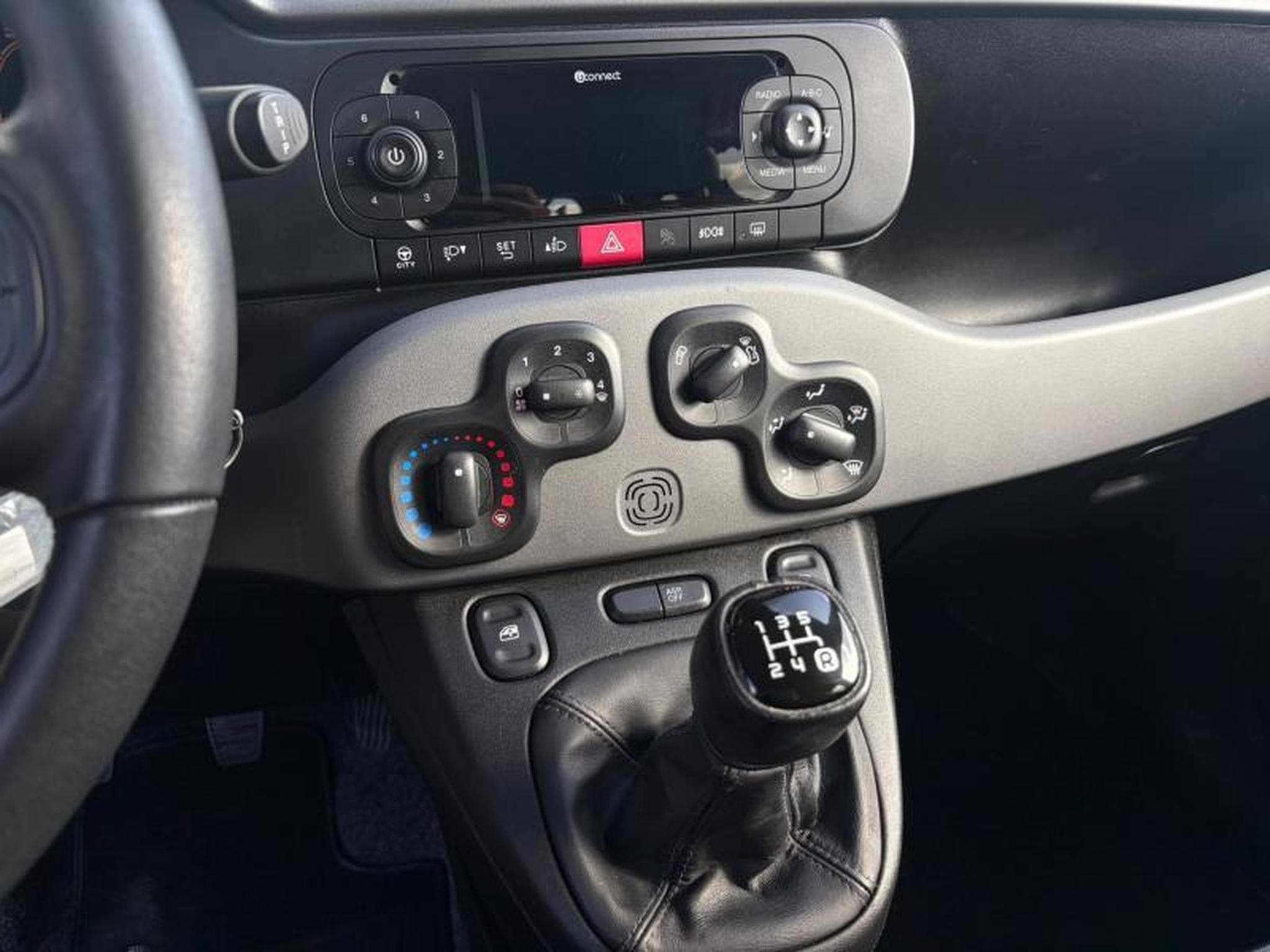 Fiat Panda Easy 1.2 69ch/Clim/PDC (2017) - Photo 11