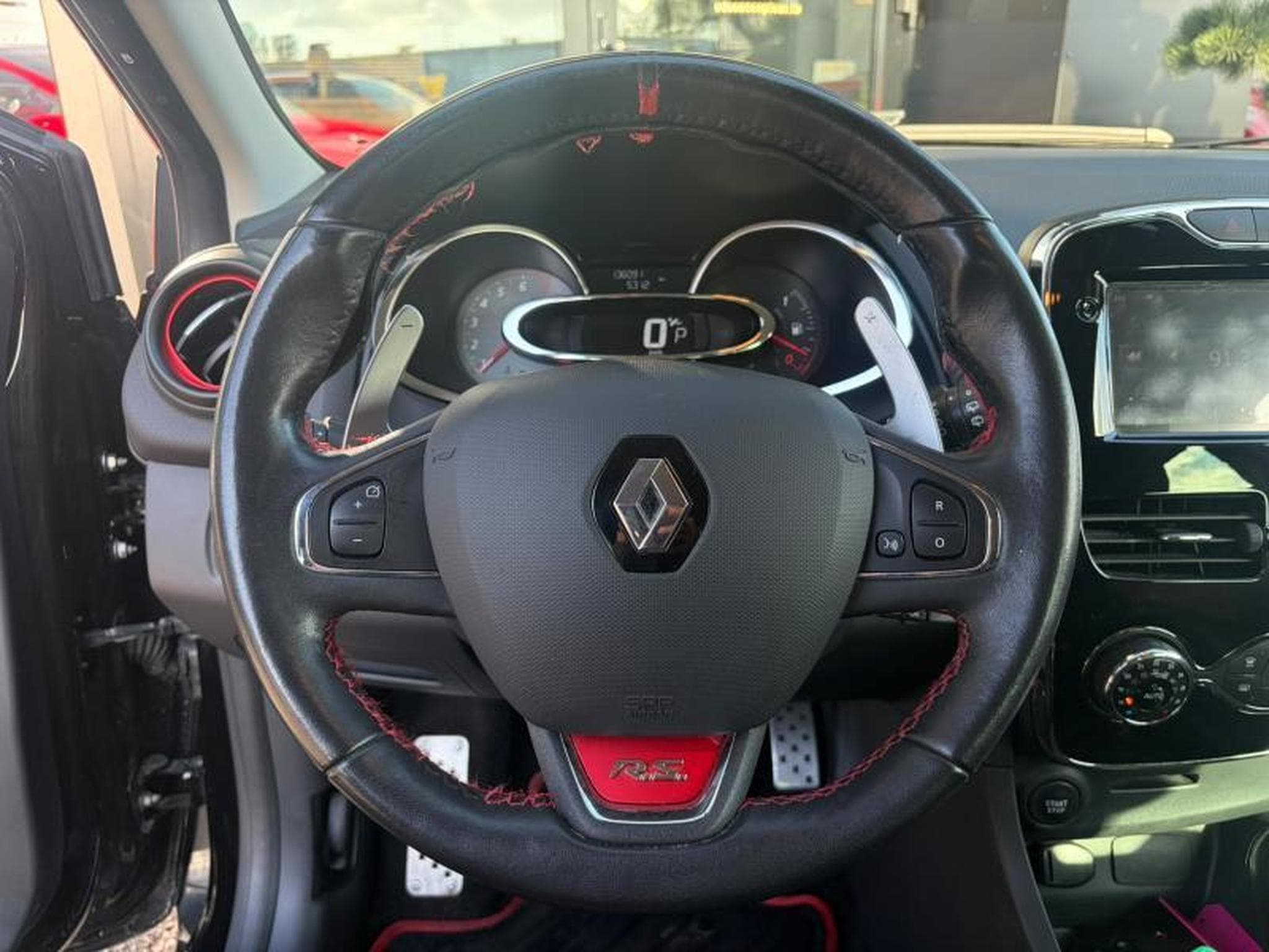 Renault Clio IV RS 1.6 200ch/PDC/GPS (2014) - Photo 8