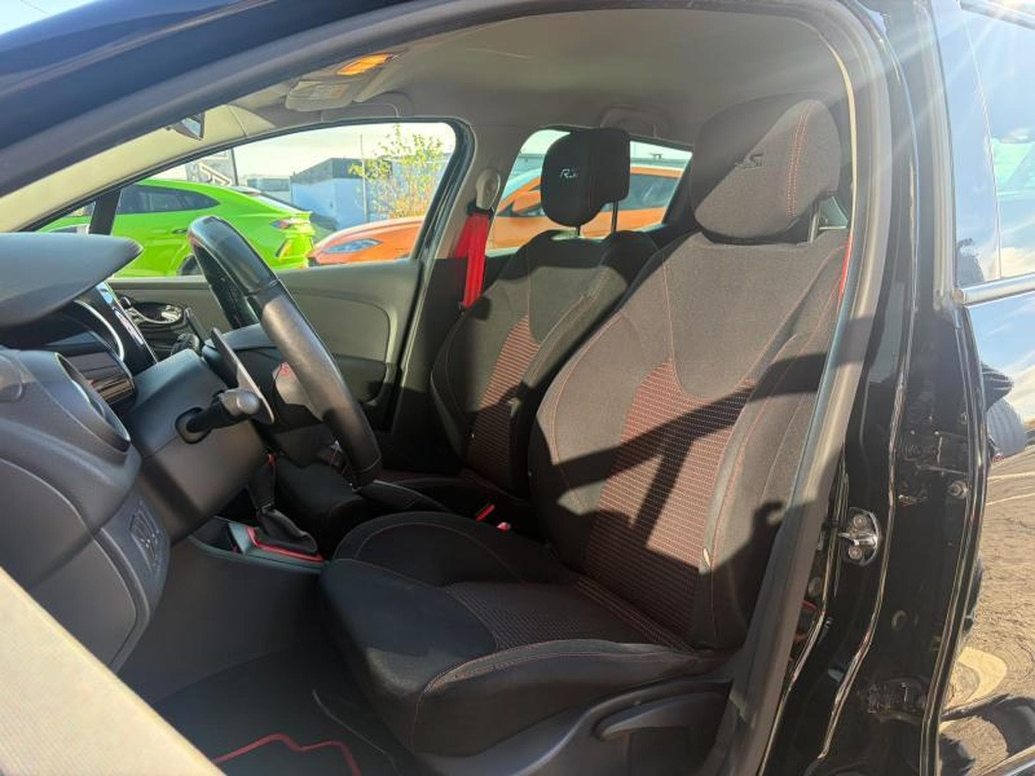 Renault Clio IV RS 1.6 200ch/PDC/GPS (2014) - Photo 9