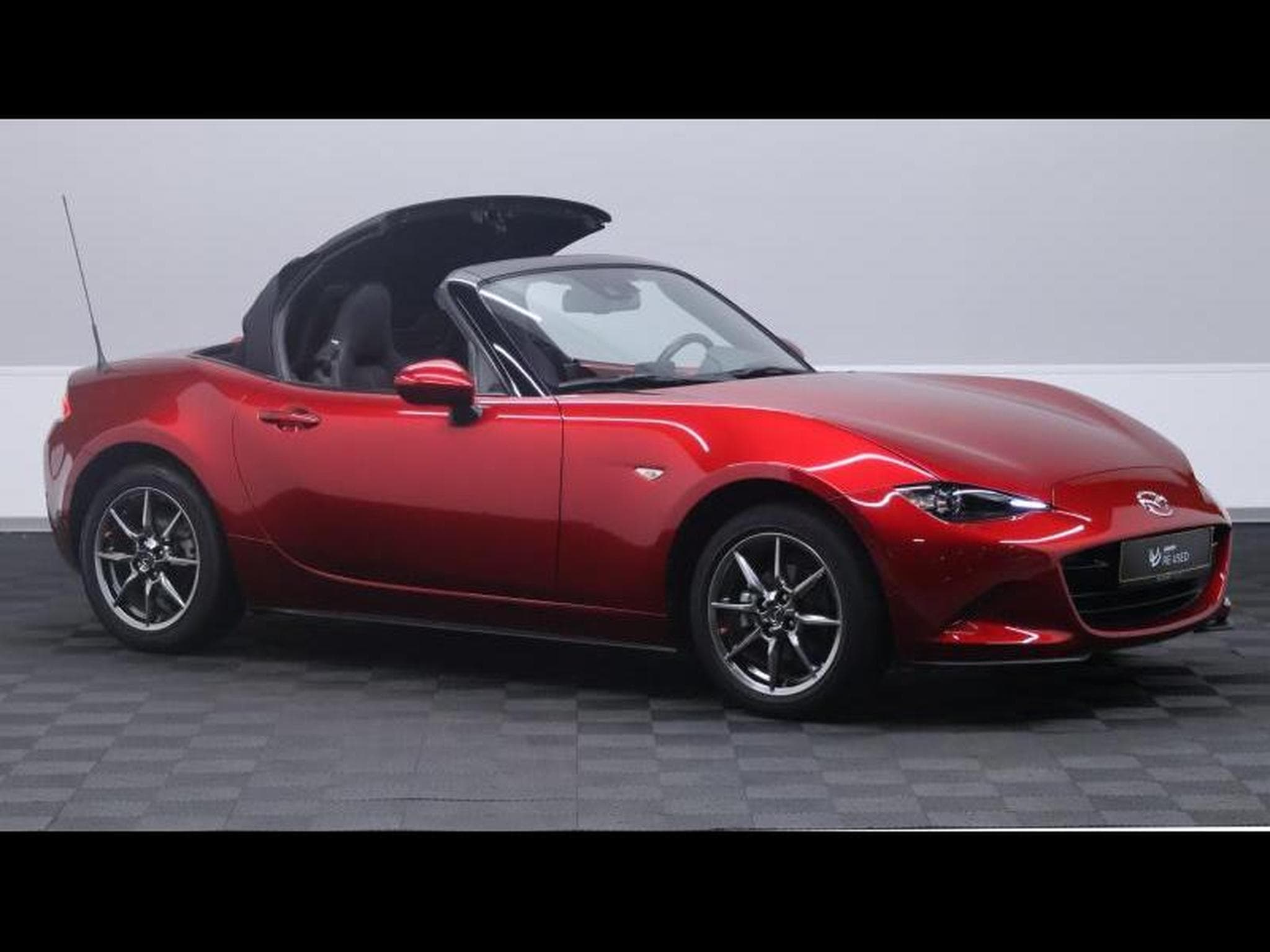 Mazda MX-5 Skyactiv-G 130ch (2021) - Photo 8