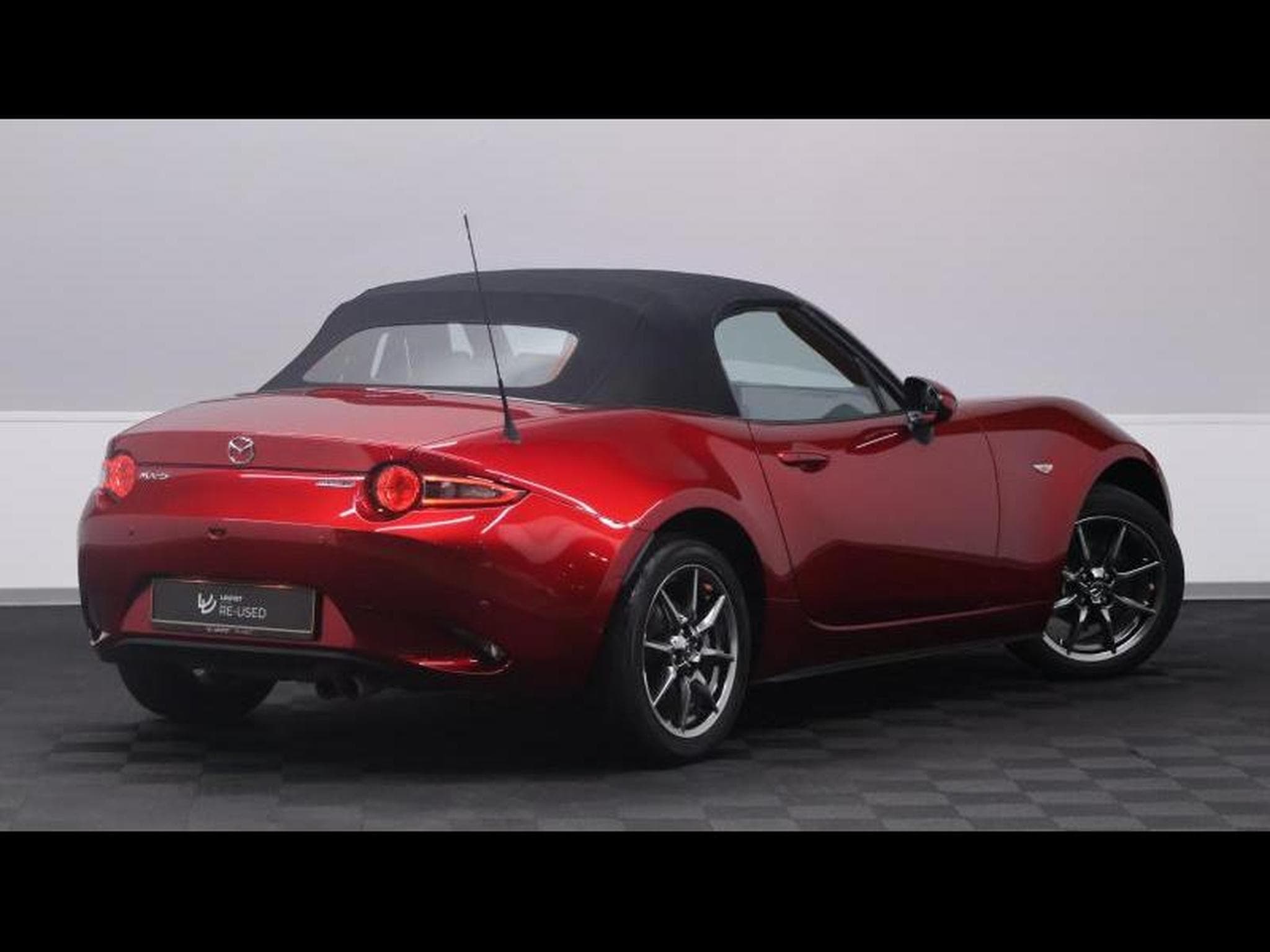 Mazda MX-5 Skyactiv-G 130ch (2021) - Photo 15