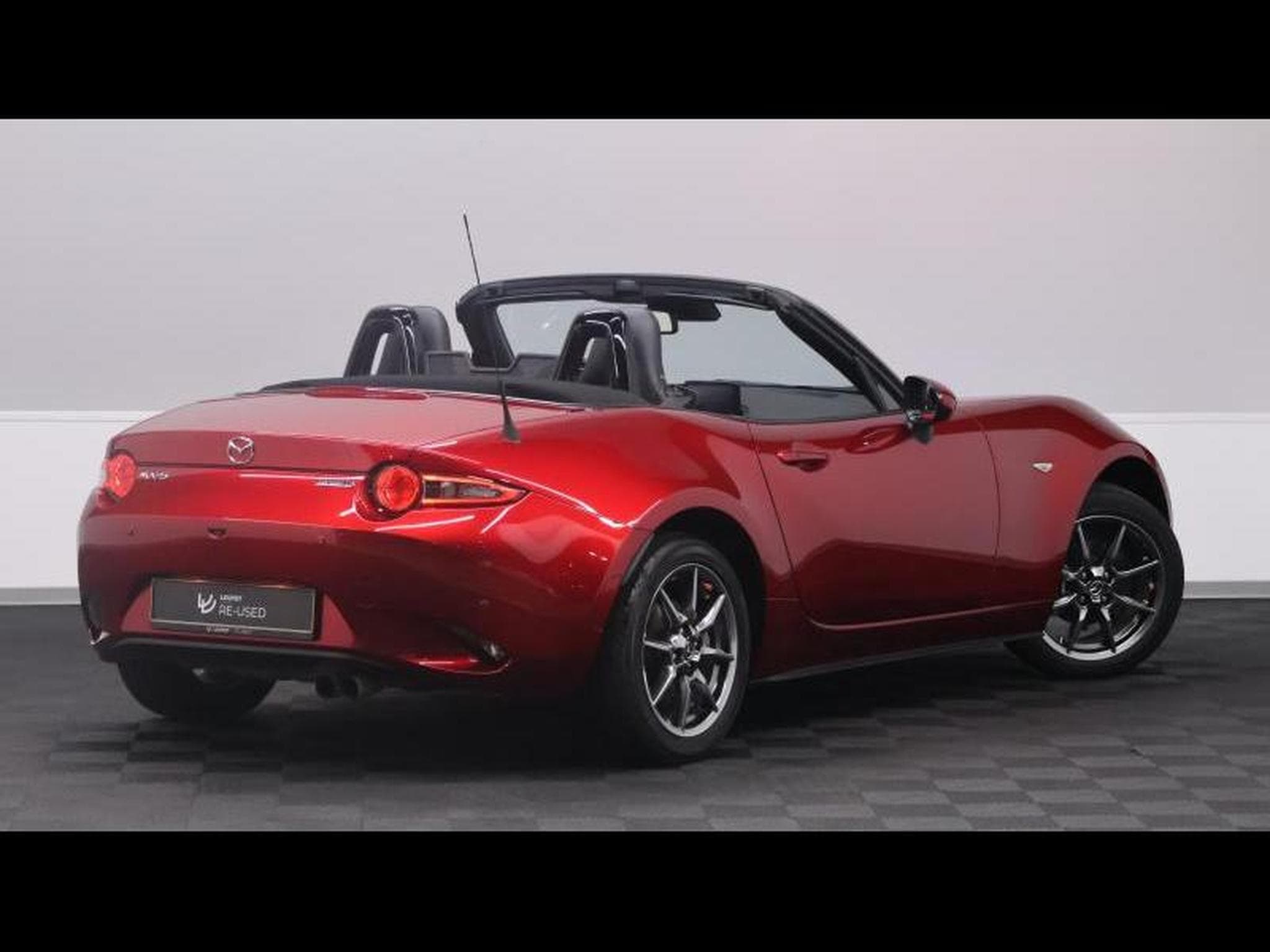 Mazda MX-5 Skyactiv-G 130ch (2021) - Photo 13