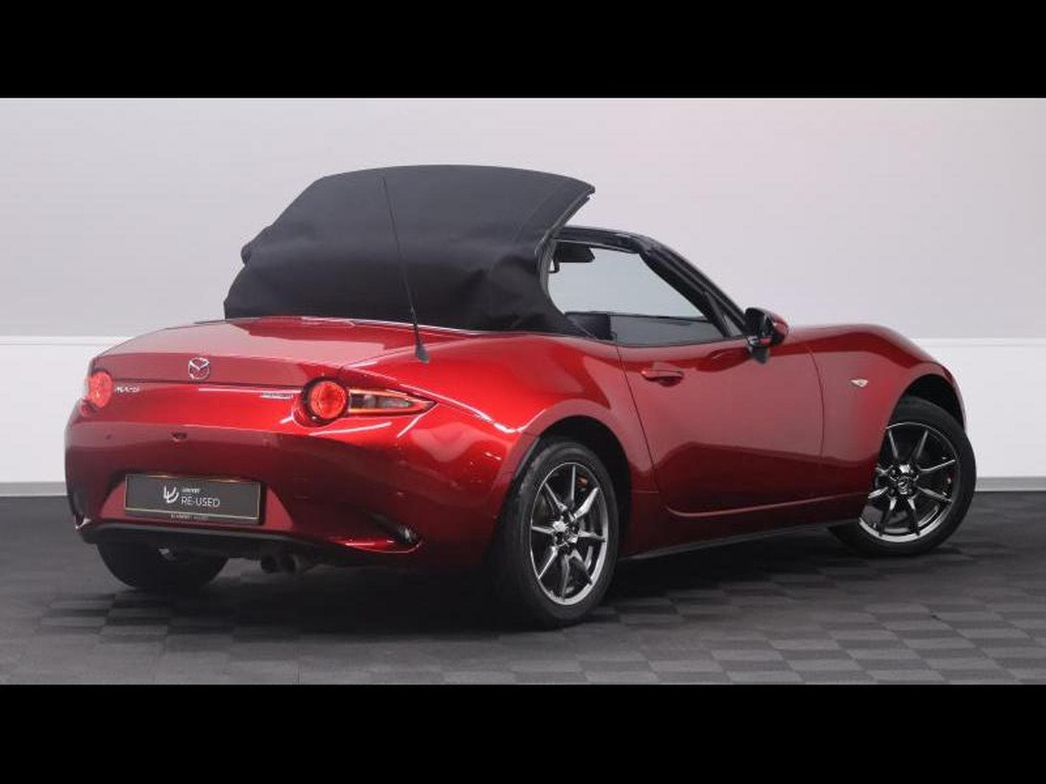 Mazda MX-5 Skyactiv-G 130ch (2021) - Photo 14
