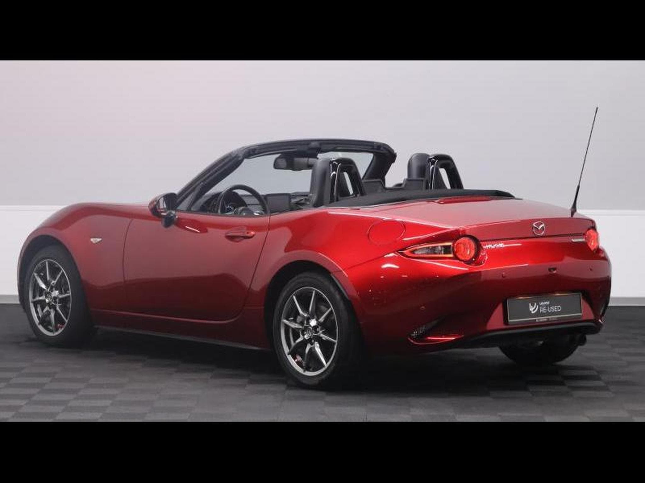Mazda MX-5 Skyactiv-G 130ch (2021) - Photo 19