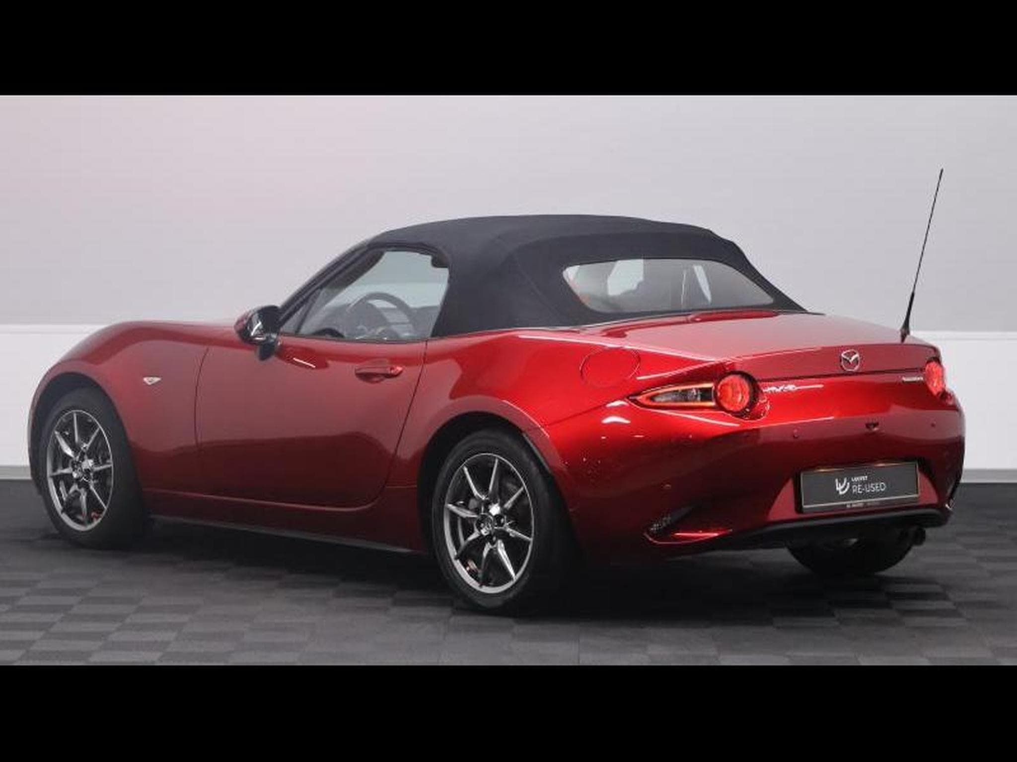 Mazda MX-5 Skyactiv-G 130ch (2021) - Photo 21