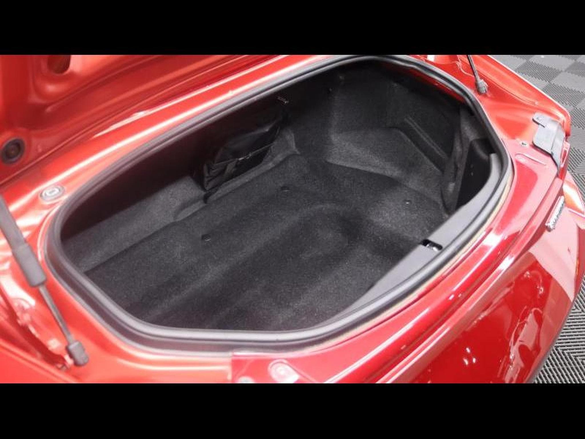 Mazda MX-5 Skyactiv-G 130ch (2021) - Photo 22