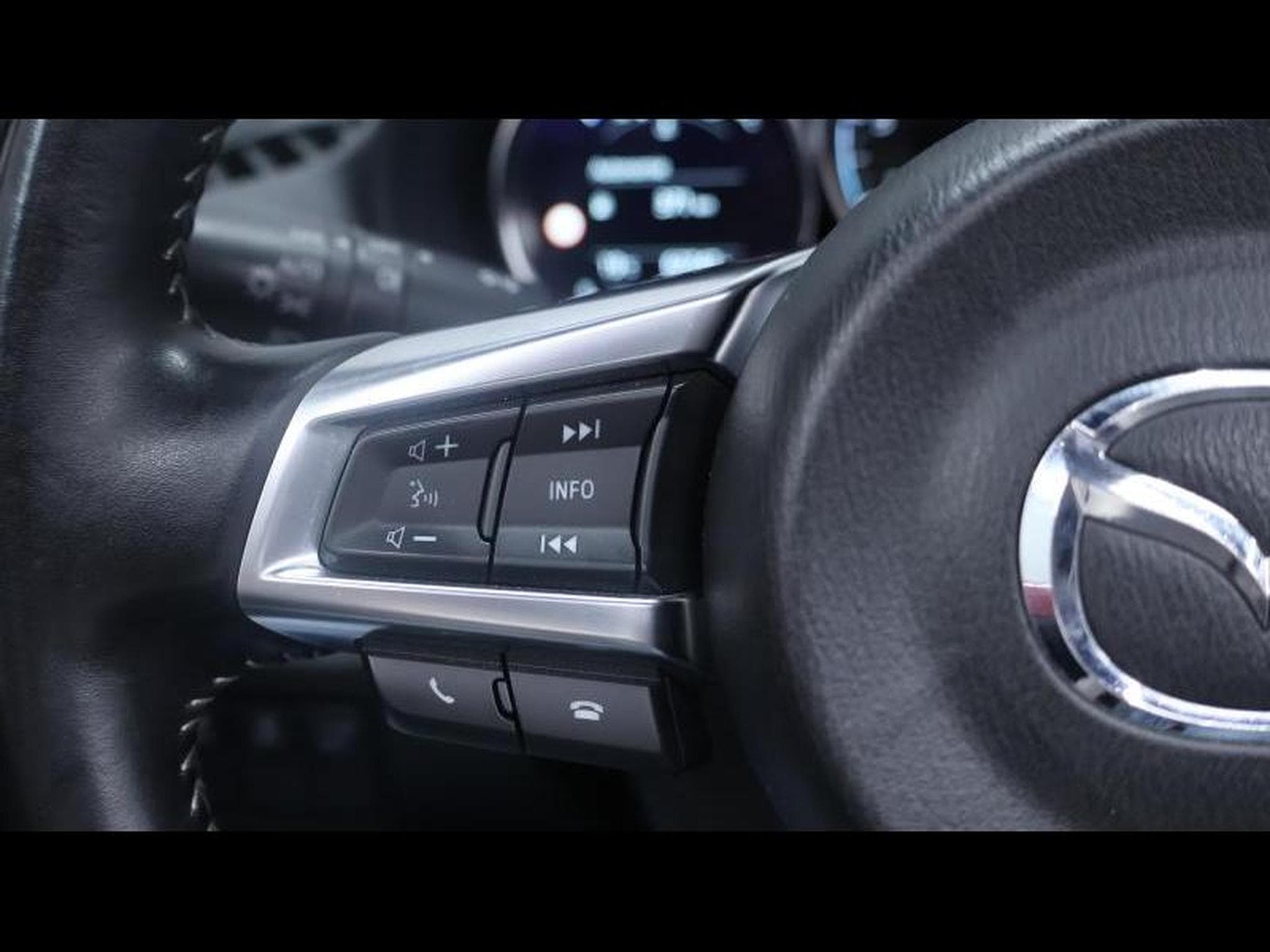 Mazda MX-5 Skyactiv-G 130ch (2021) - Photo 36