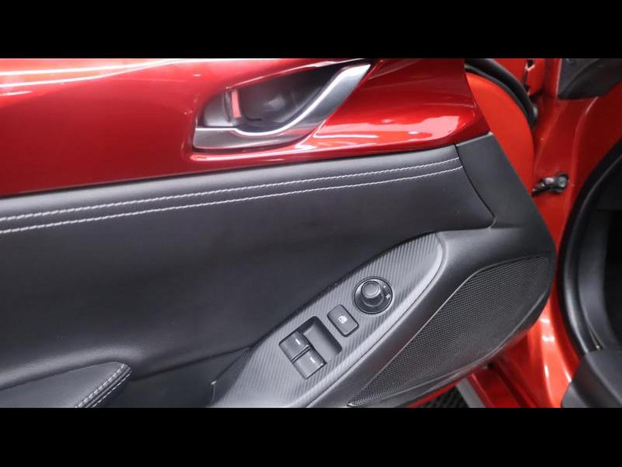 Mazda MX-5 Skyactiv-G 130ch (2021) - Photo 44