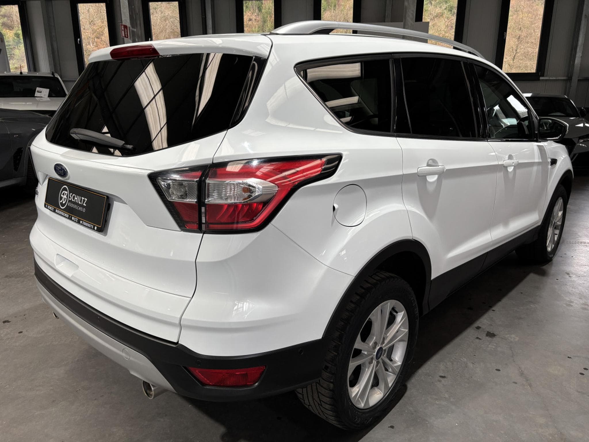 Ford Kuga 2.0 TDCi 150ch Titanium 2WD (2018) - Photo 3
