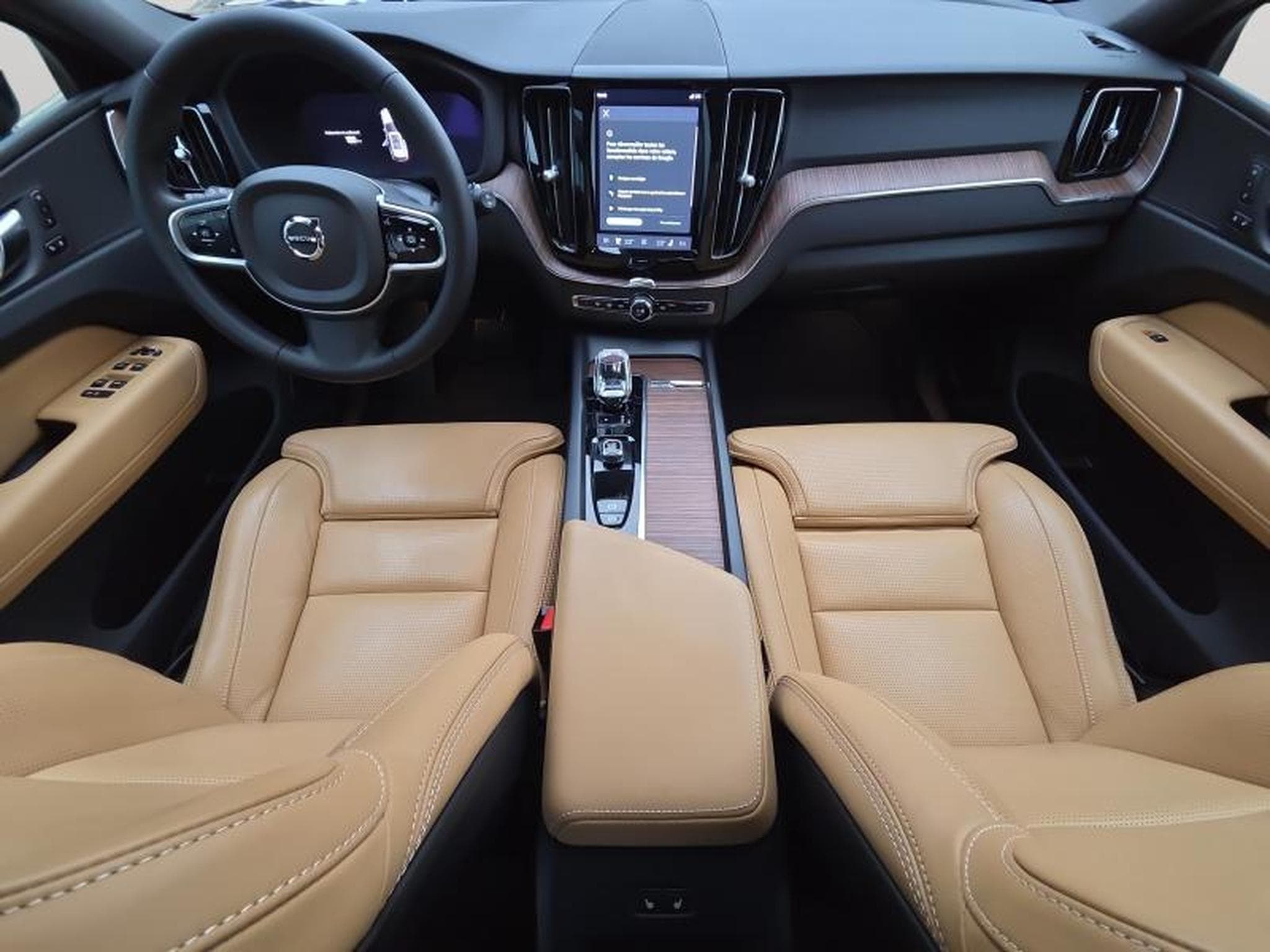 Volvo XC60 B4 Plus Dark / Essence (2022) - Photo 3