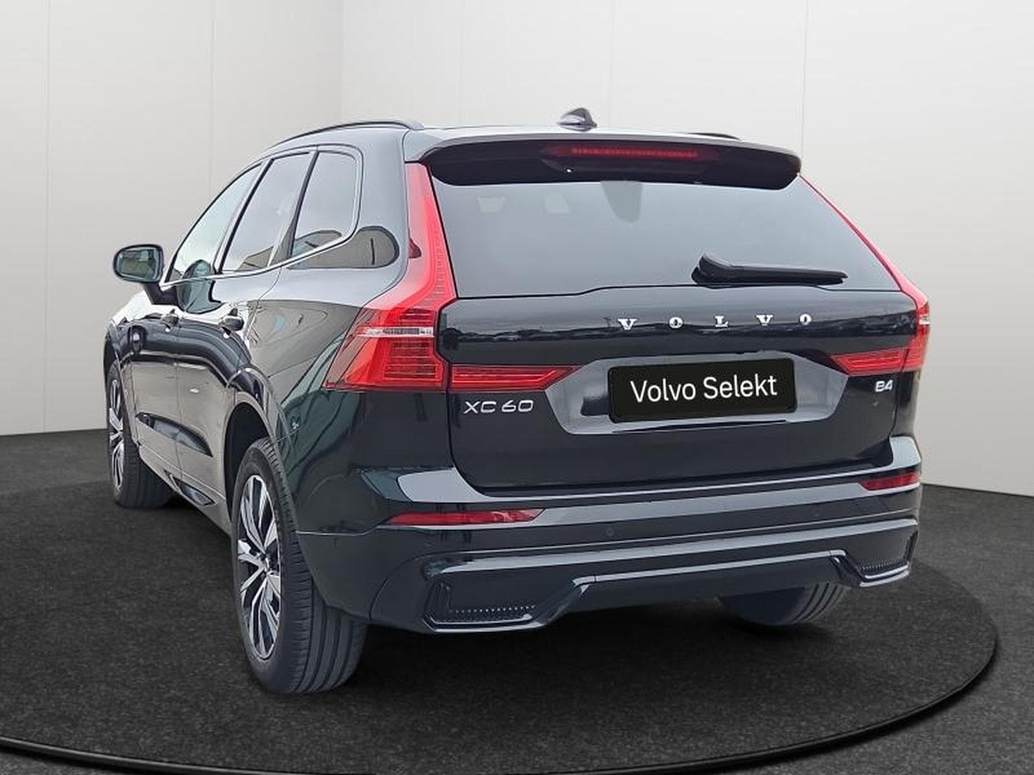 Volvo XC60 B4 Plus Dark / Essence (2022) - Photo 5