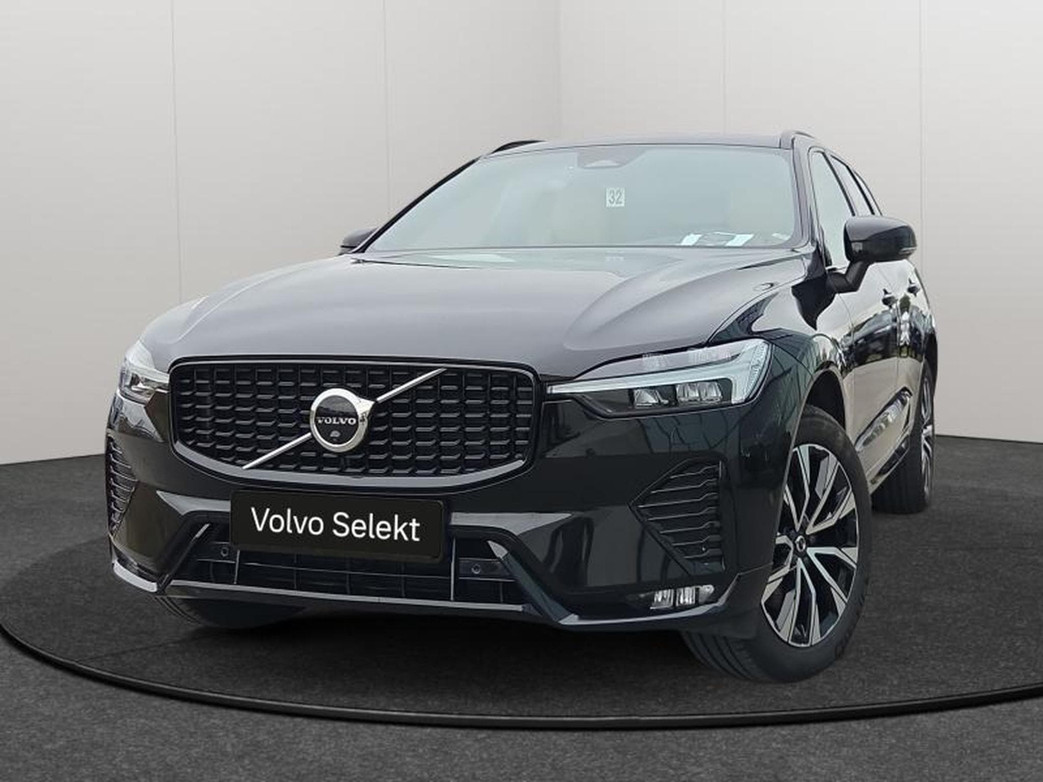 Volvo XC60 B4 Plus Dark / Essence (2022) - Photo 1
