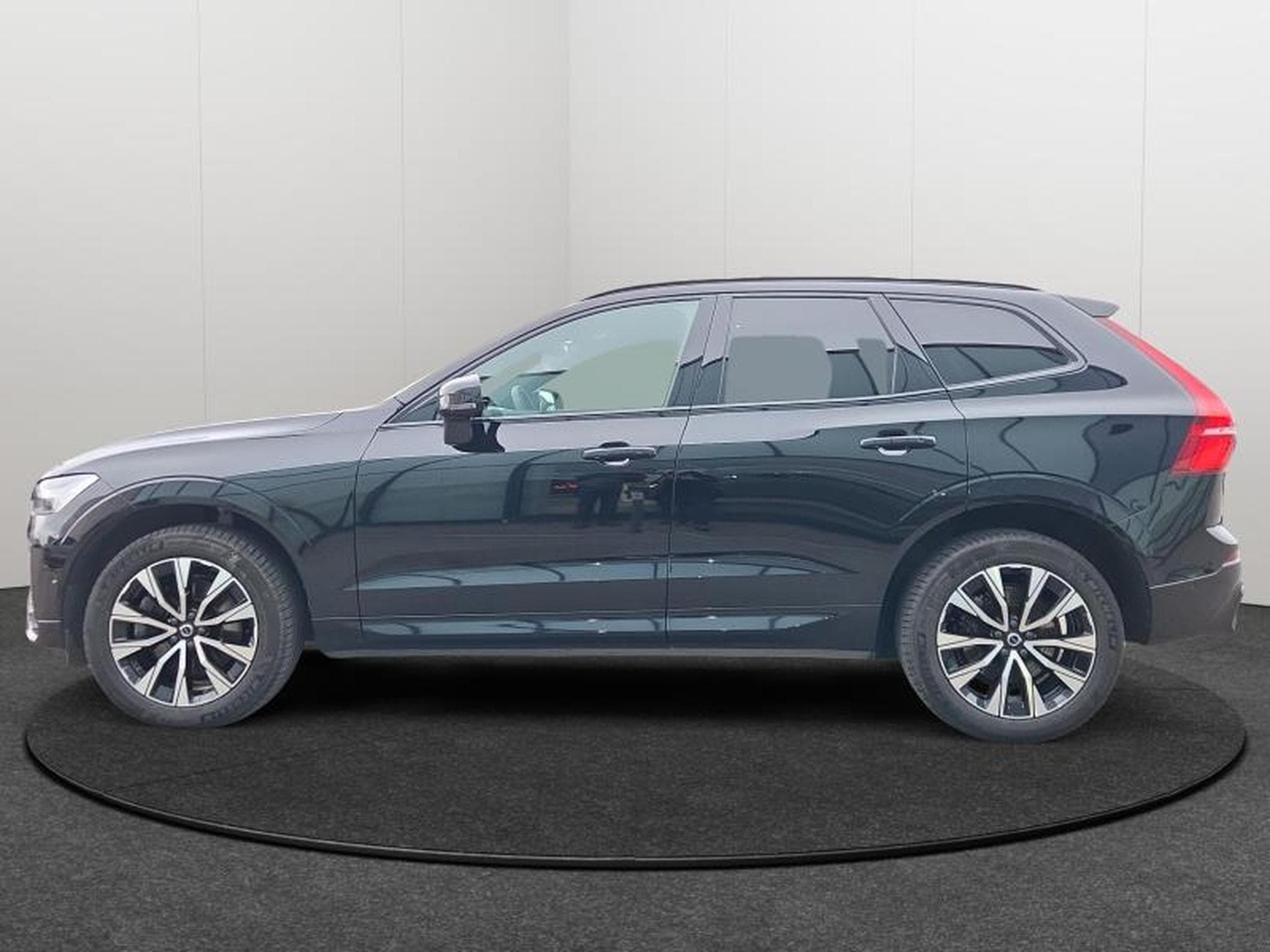 Volvo XC60 B4 Plus Dark / Essence (2022) - Photo 4