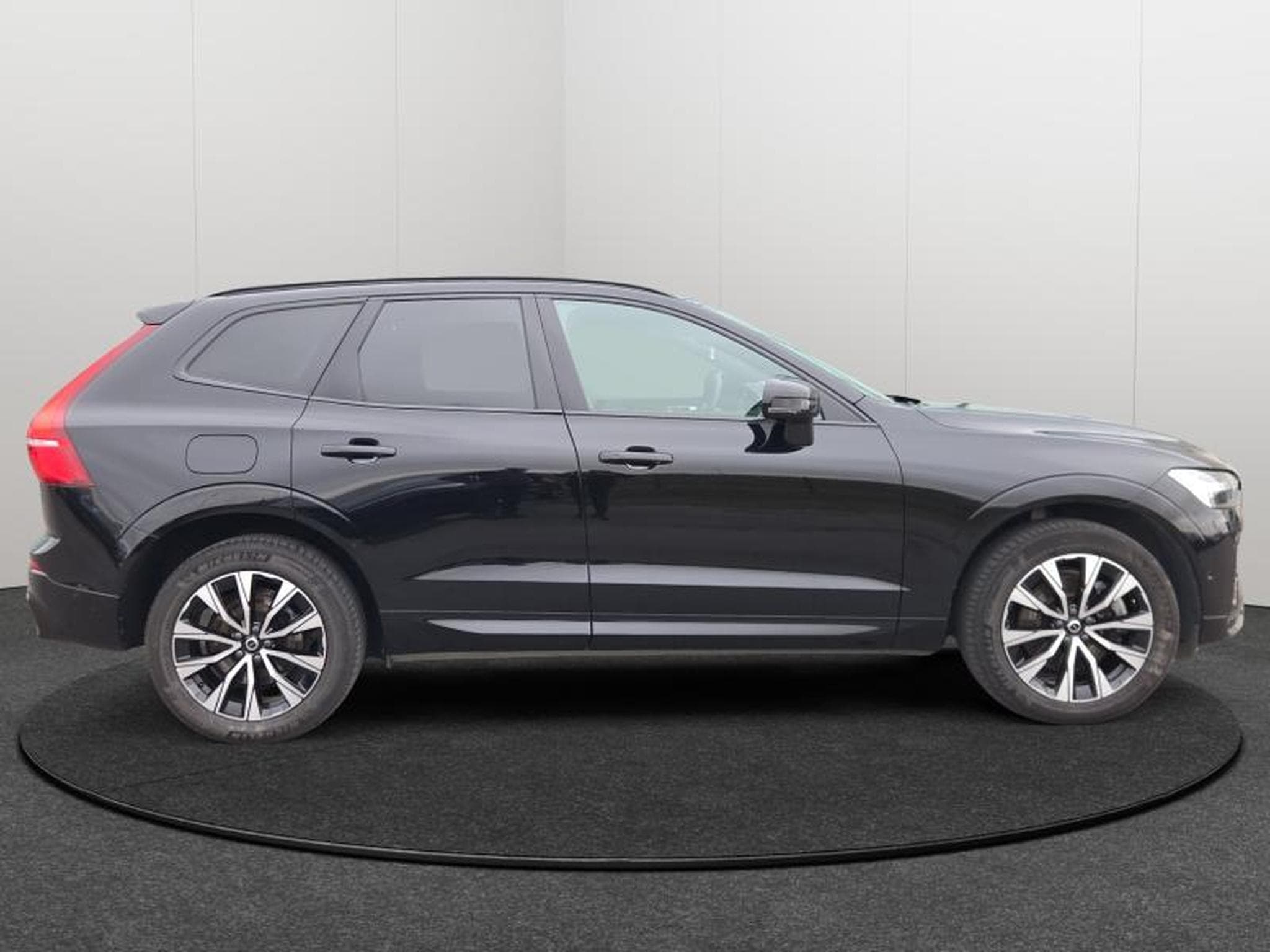 Volvo XC60 B4 Plus Dark / Essence (2022) - Photo 7