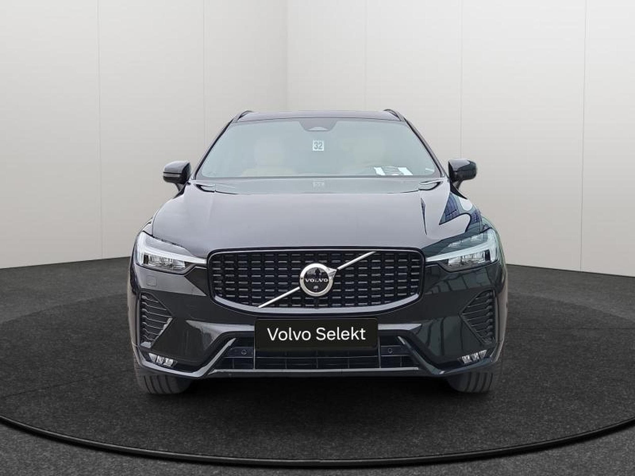 Volvo XC60 B4 Plus Dark / Essence (2022) - Photo 9