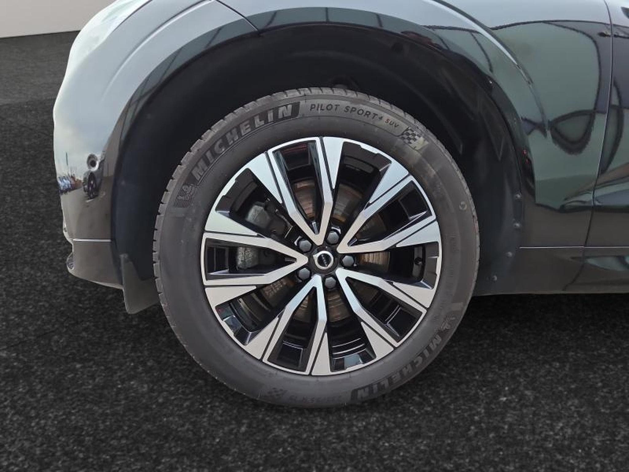 Volvo XC60 B4 Plus Dark / Essence (2022) - Photo 14