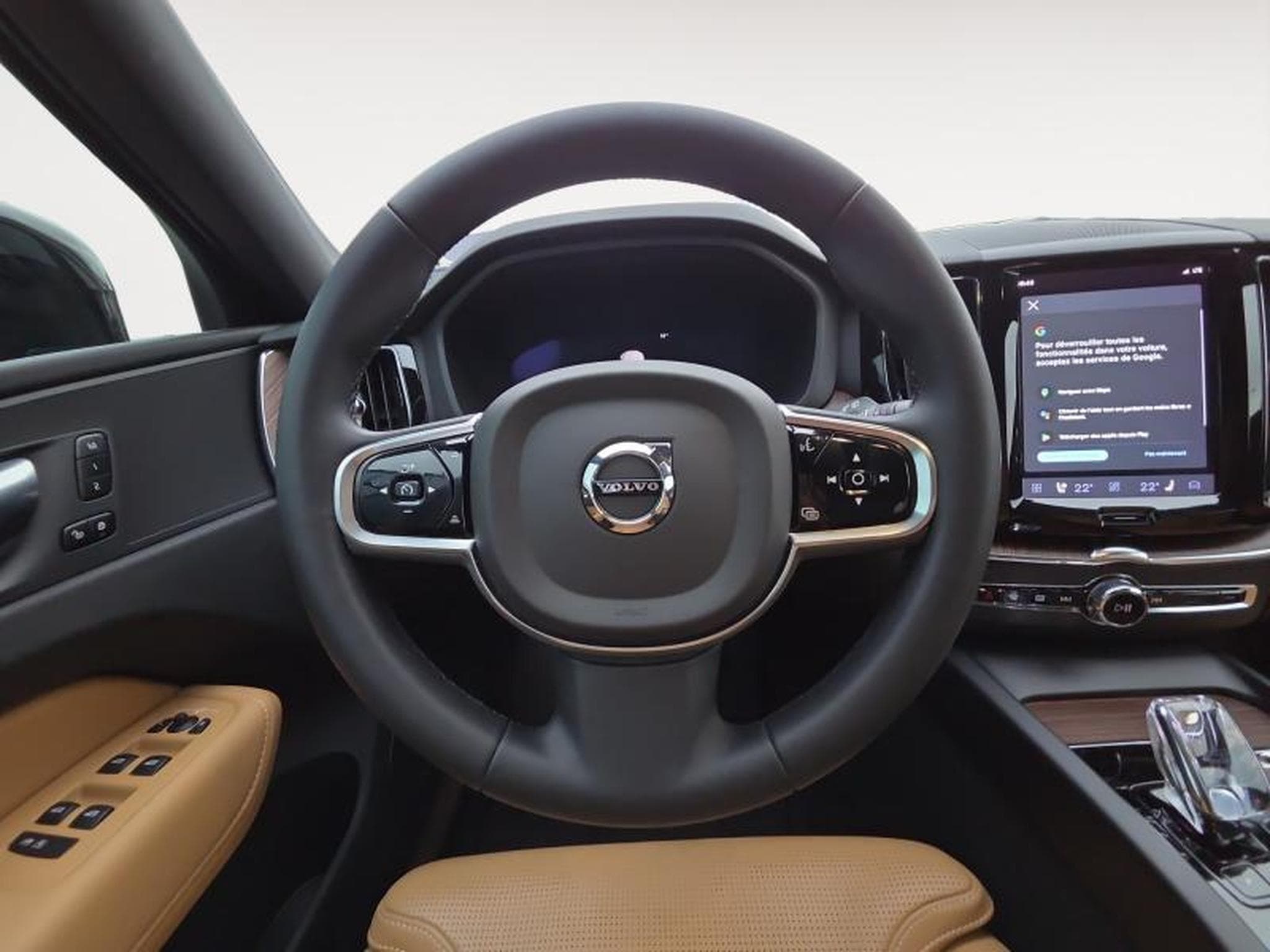 Volvo XC60 B4 Plus Dark / Essence (2022) - Photo 12